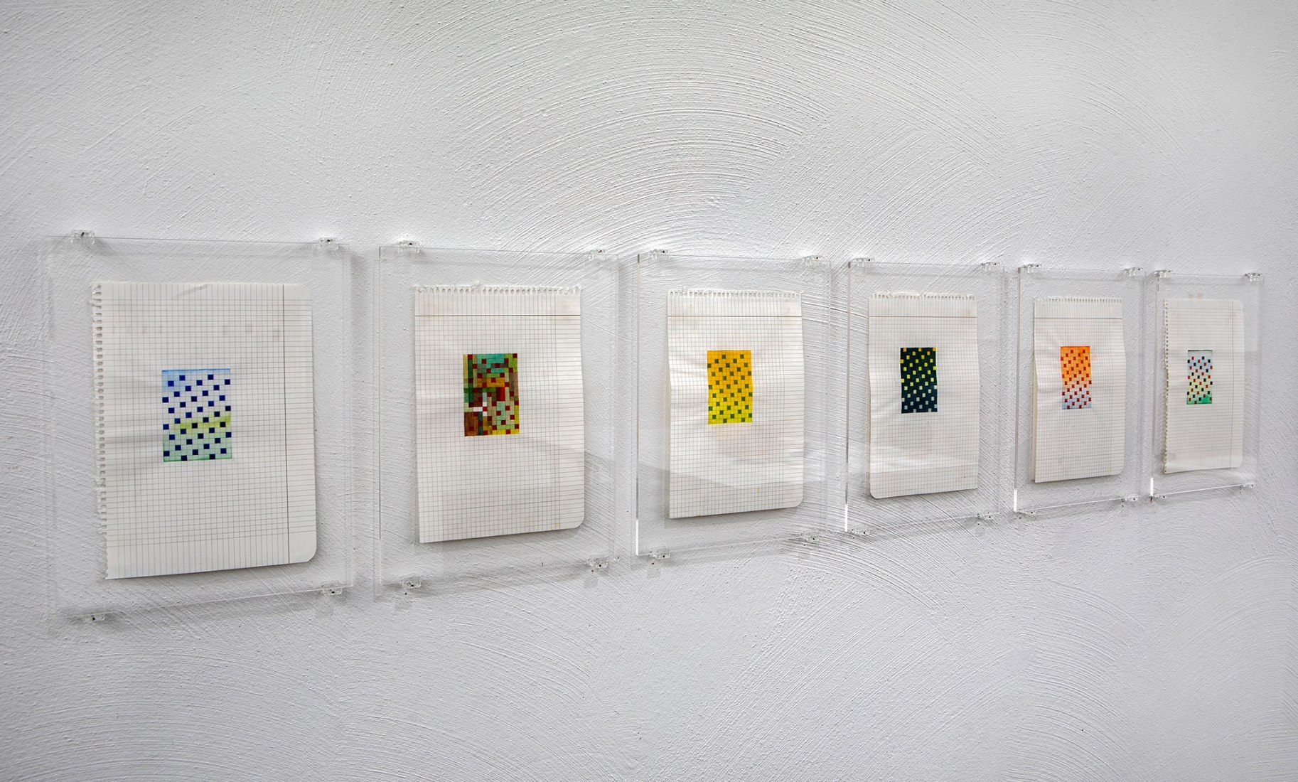 Daniel Steegmann Mangrané, «Lichtzwang», 1998, en curso. Fotografía por Petri Virtanen / Galería Nacional de Finlandia.
