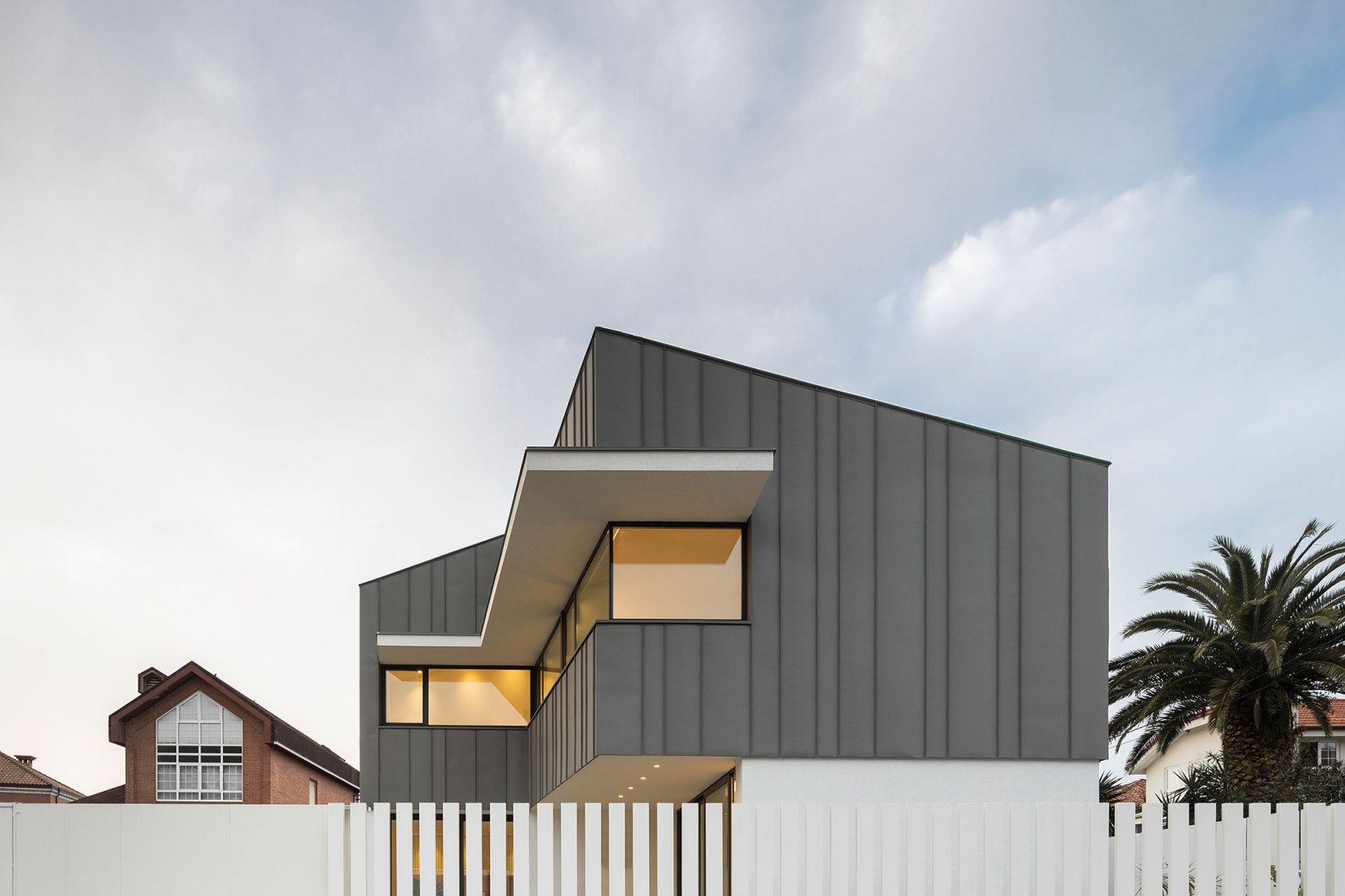 Casa Madreselva por David Olmos Arquitectos. Fotografía por Ivo Tavares Studio
