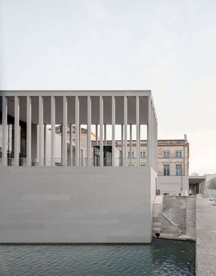 Plinth and colonnade, view from the west. James Simon Galerie by David Chipperfield Archtiects. Photograph by Ute Zscharnt for David Chipperfield Architects