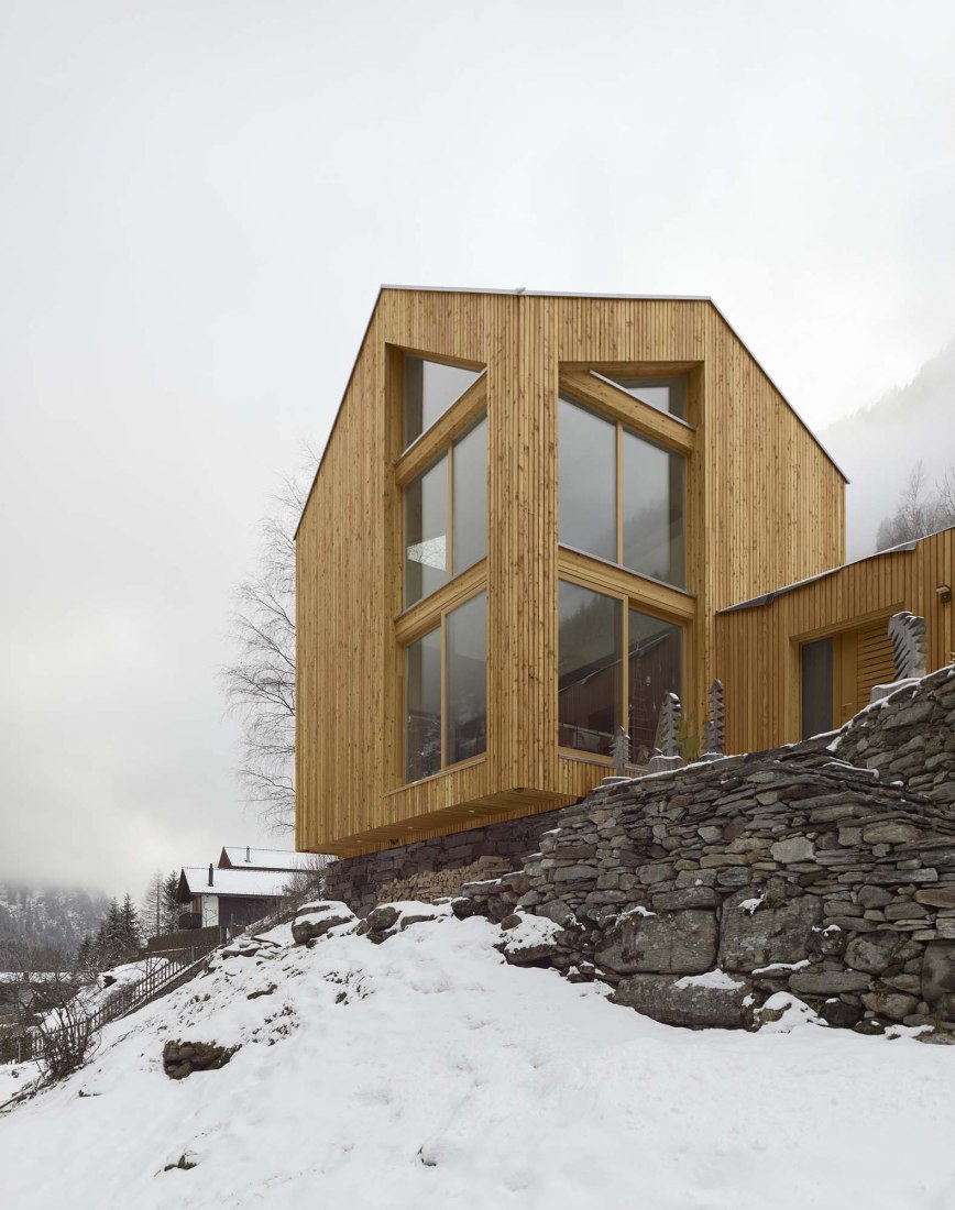 Swisshouse XXXV by Davide Macullo Architect. Photograph by Fabrice Fouillet