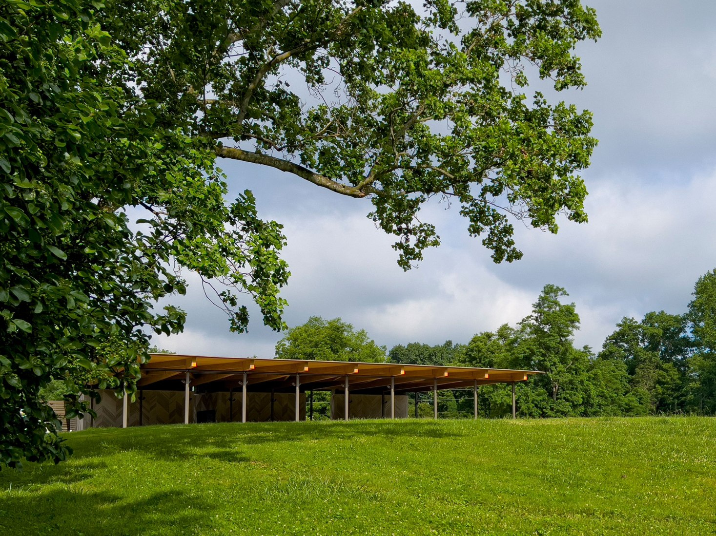 Locust Grove Event Pavilion by de Leon & Primmer Architecture Workshop. Image courtesy de Leon & Primmer Architecture Workshop.