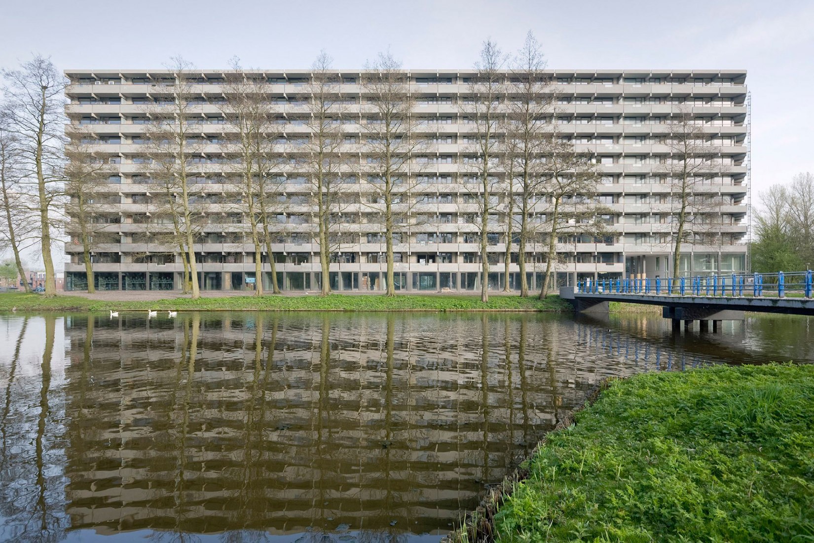 Bijlmermeer remodelation, deFlat Kleiburg by NL Architects and XVW architectuur. Photograph © Marcel van der Brug