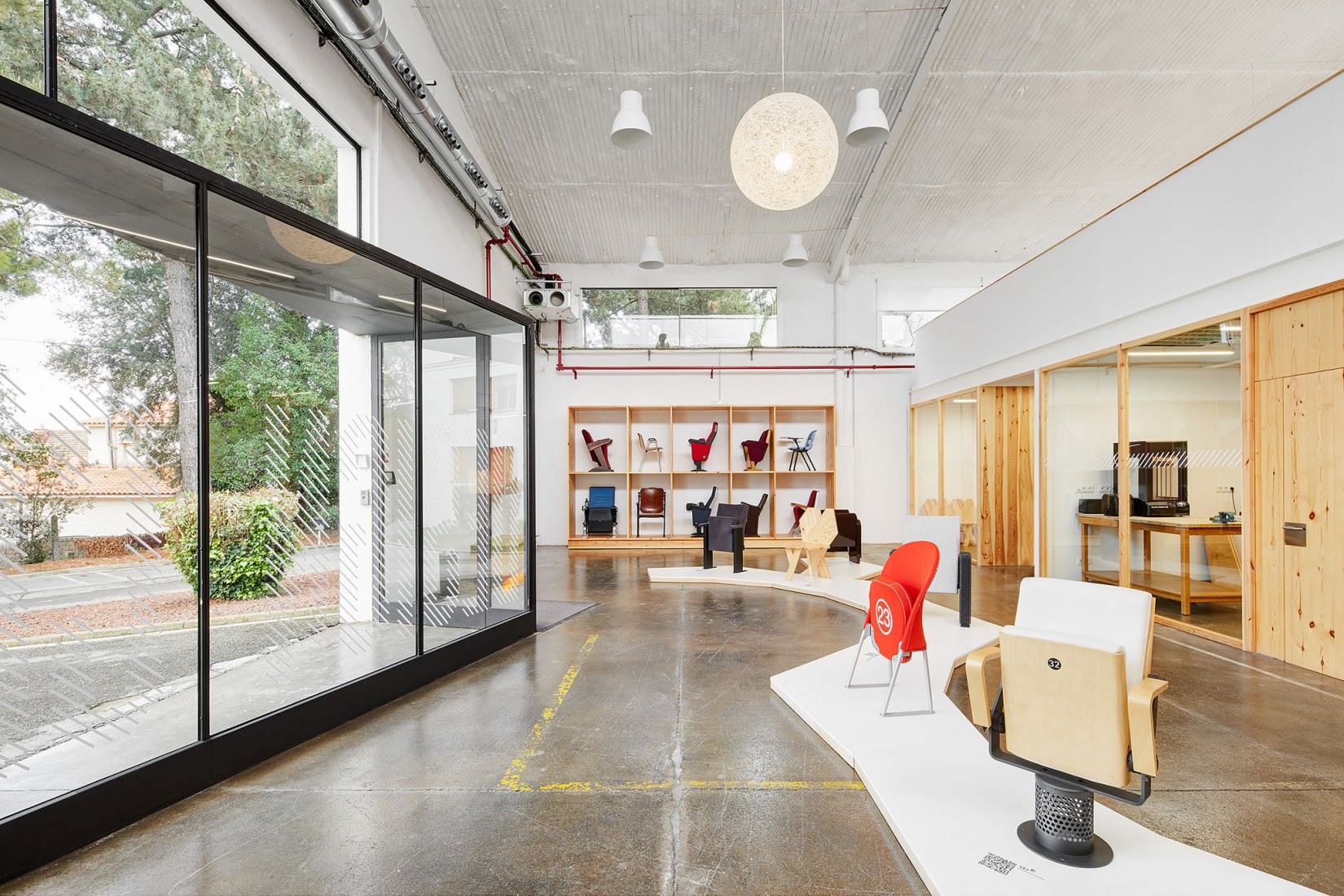 Interior del Nuevo Centro de diseño Figueras, por Miriam Castells. Fotografía © José Hevia