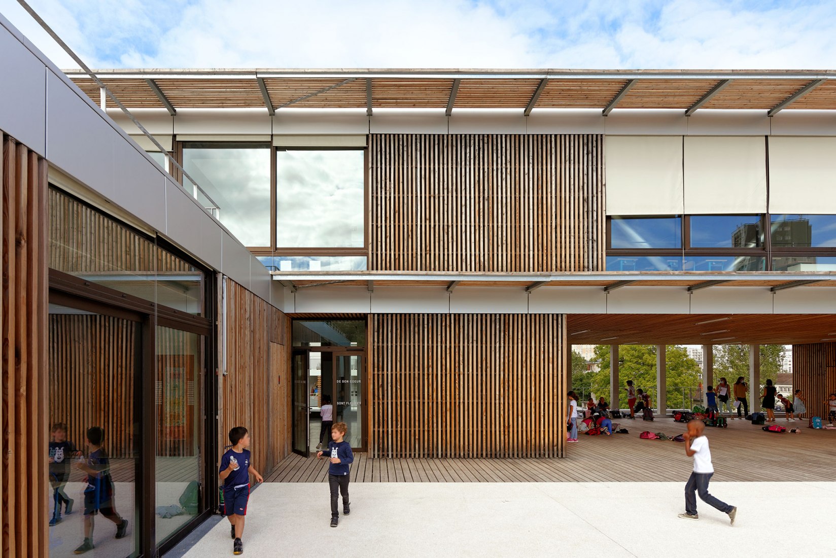 Centro Escolar y de Actividades en Antony por Dietmar Feichtinger Architectes. Fotografía por David Boureau