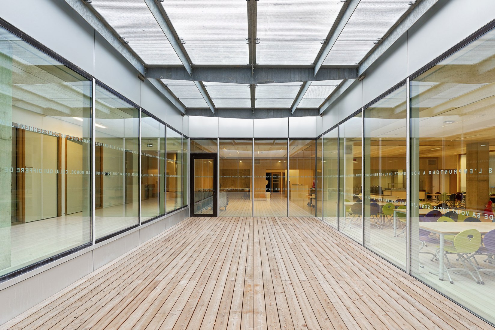Centro Escolar y de Actividades en Antony por Dietmar Feichtinger Architectes. Fotografía por David Boureau