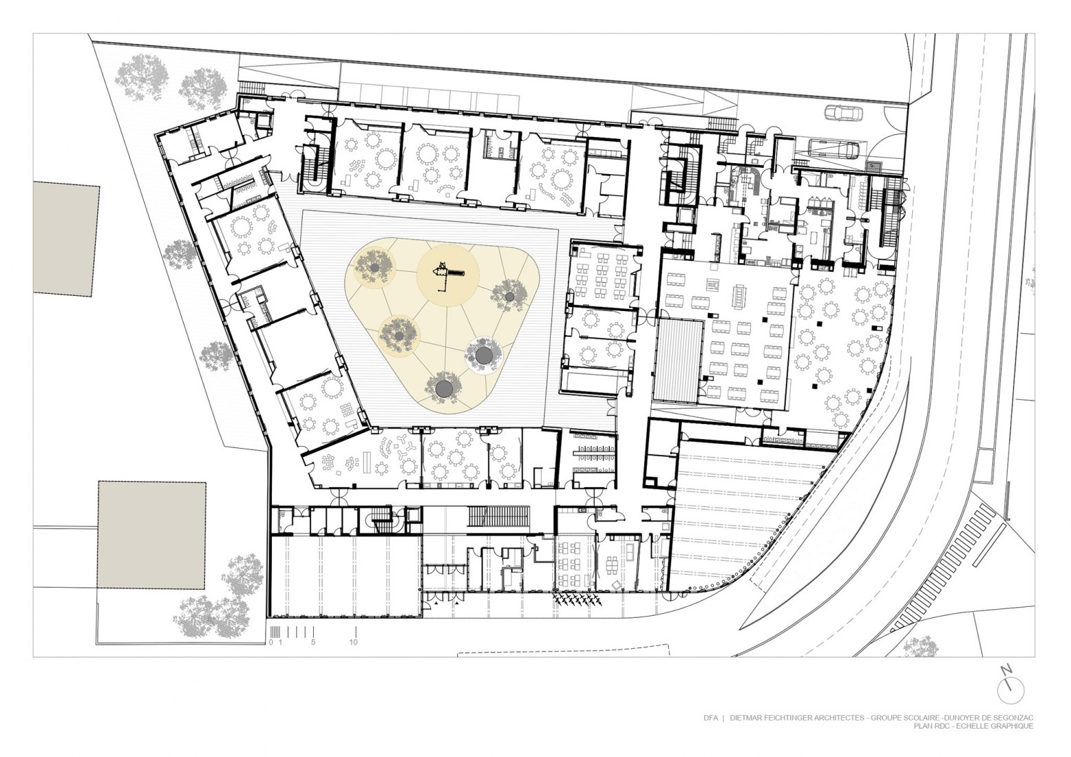 Planta baja. Centro Escolar y de Actividades en Antony por Dietmar Feichtinger Architectes