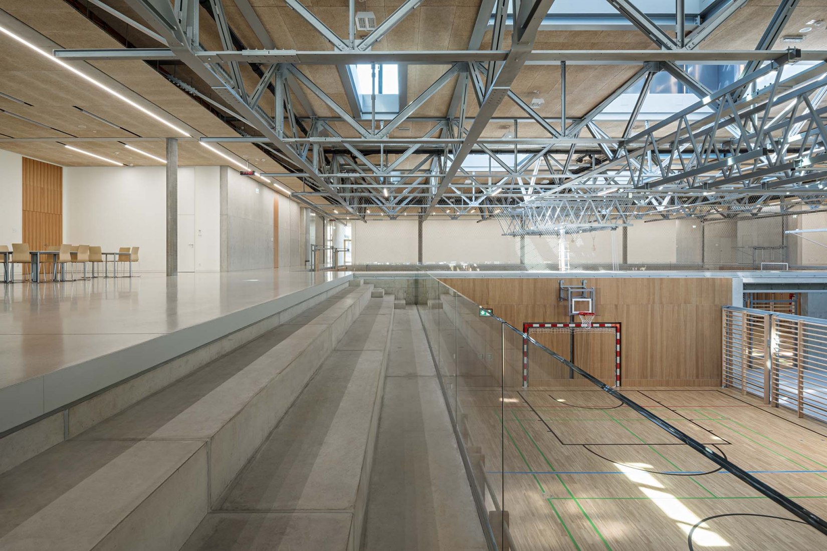 Complejo escolar Gloggnitz por DFA Dietmar Feichtinger Architectes. Fotografía por David Boureau