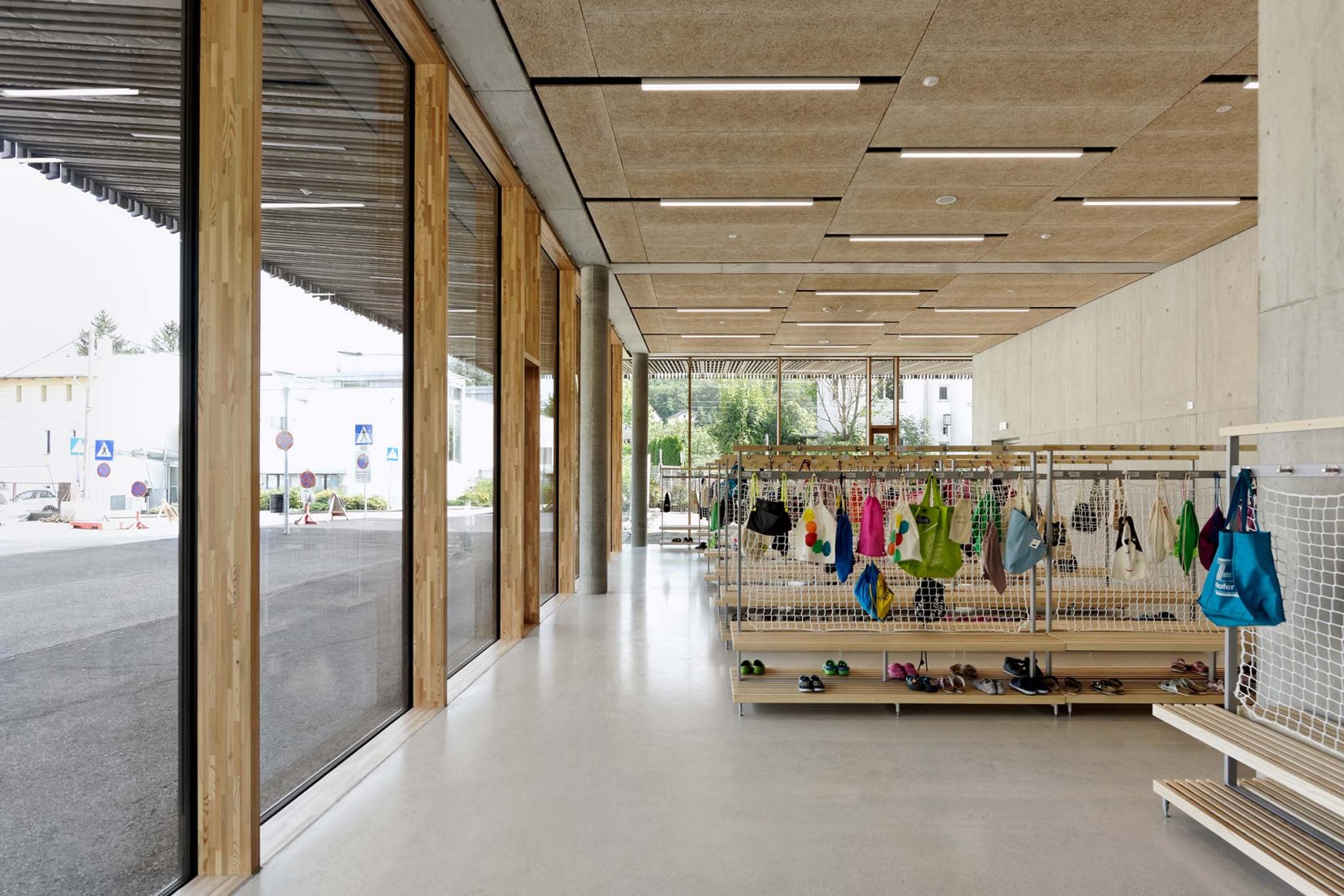Complejo escolar Gloggnitz por DFA Dietmar Feichtinger Architectes. Fotografía por David Boureau