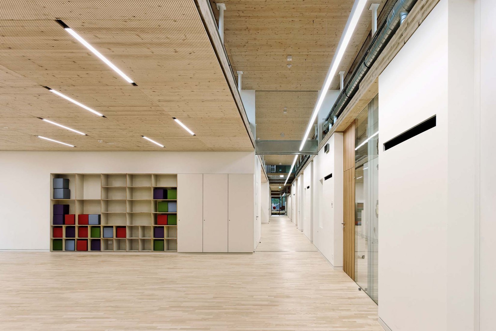 Complejo escolar Gloggnitz por DFA Dietmar Feichtinger Architectes. Fotografía por David Boureau