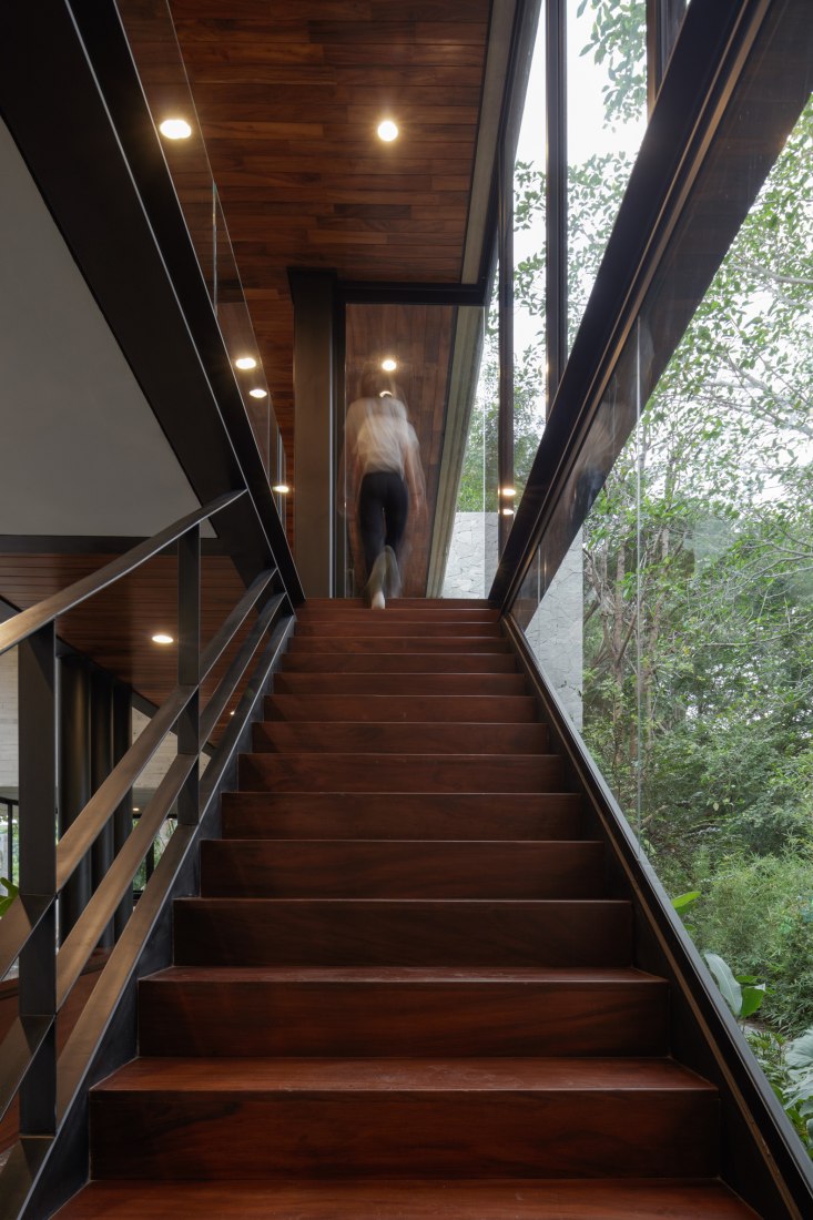 Casa Entreparotas by Di Frenna Arquitectos. Photograph by Lorena Darquea.