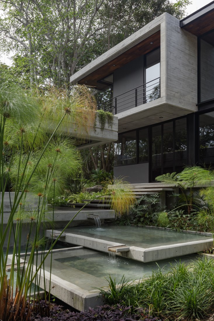 Casa Entreparotas by Di Frenna Arquitectos. Photograph by Lorena Darquea.