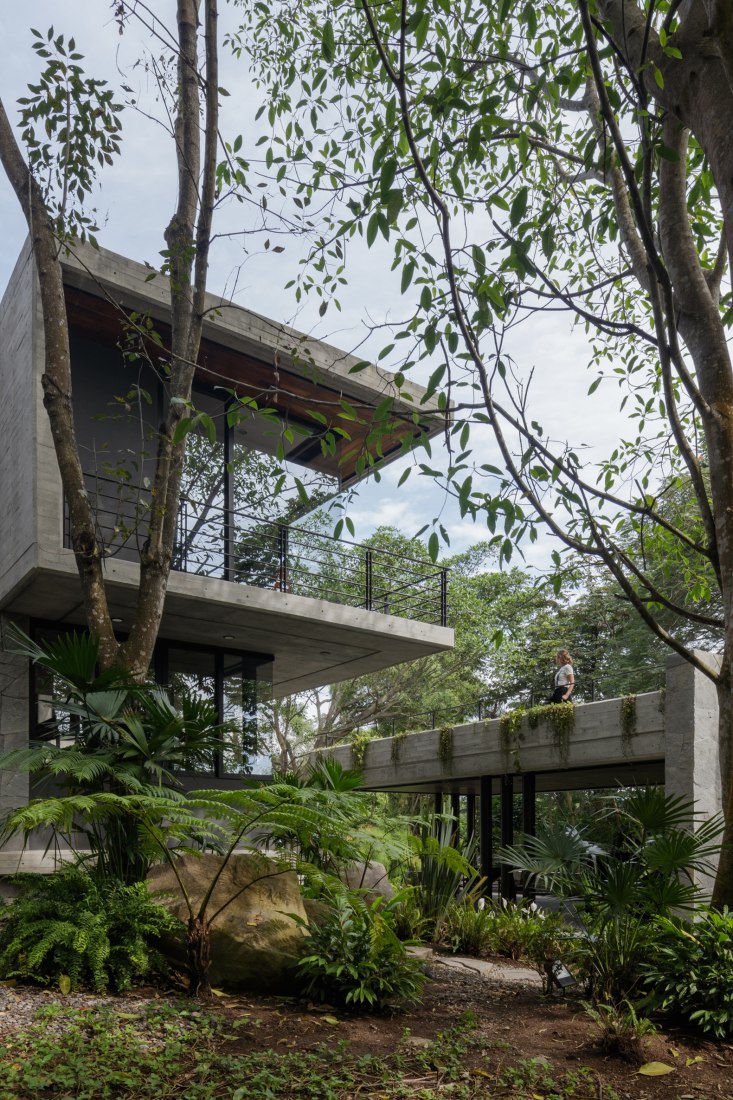 Casa Entreparotas by Di Frenna Arquitectos. Photograph by Lorena Darquea.
