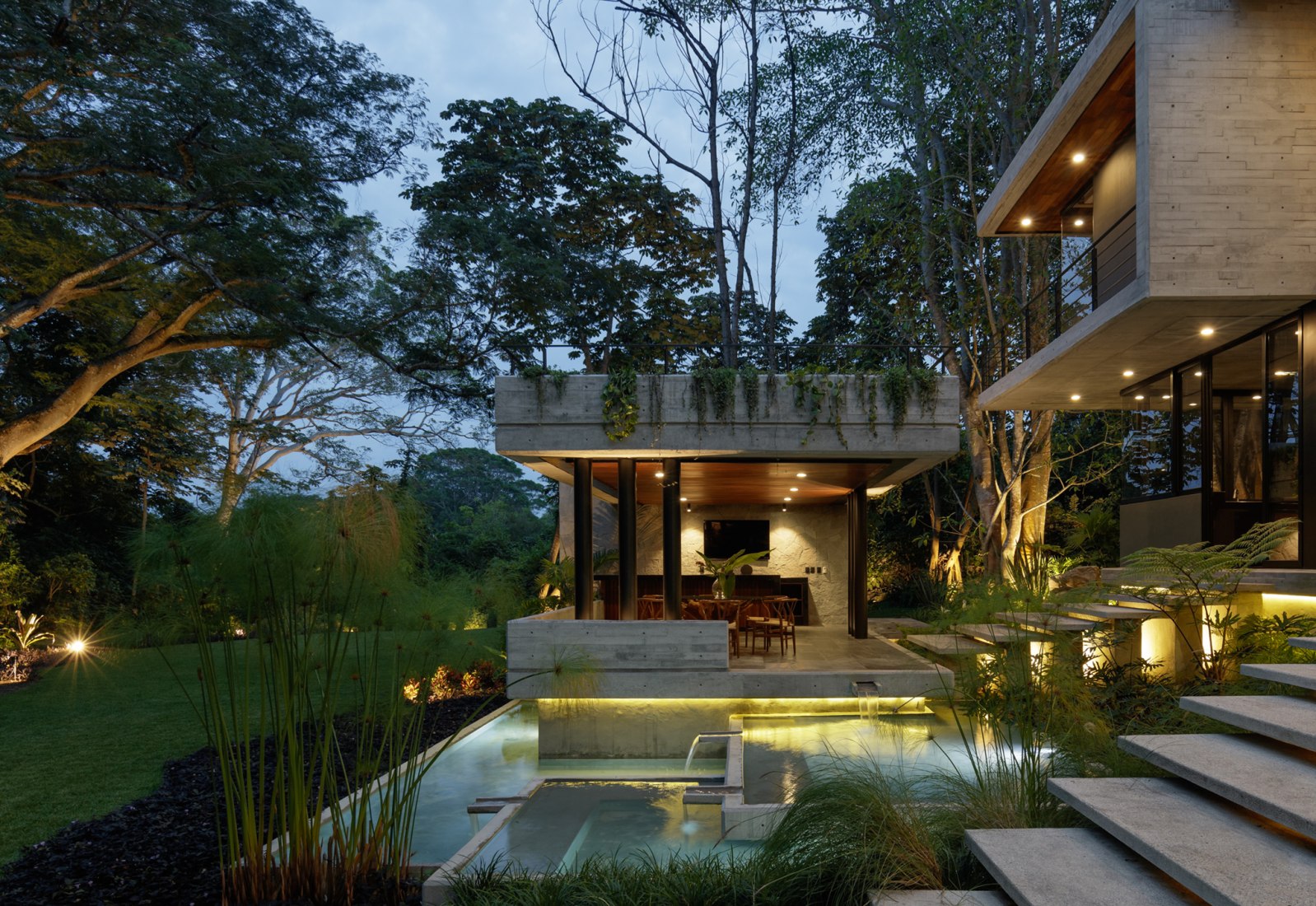 Casa Entreparotas by Di Frenna Arquitectos. Photograph by Lorena Darquea.