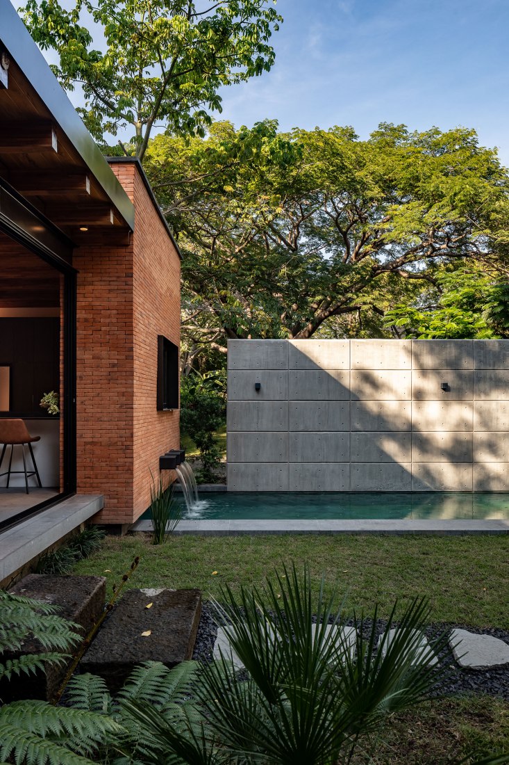 Keita house by Di Frenna Arquitectos.  Photography by Onnis Luque.