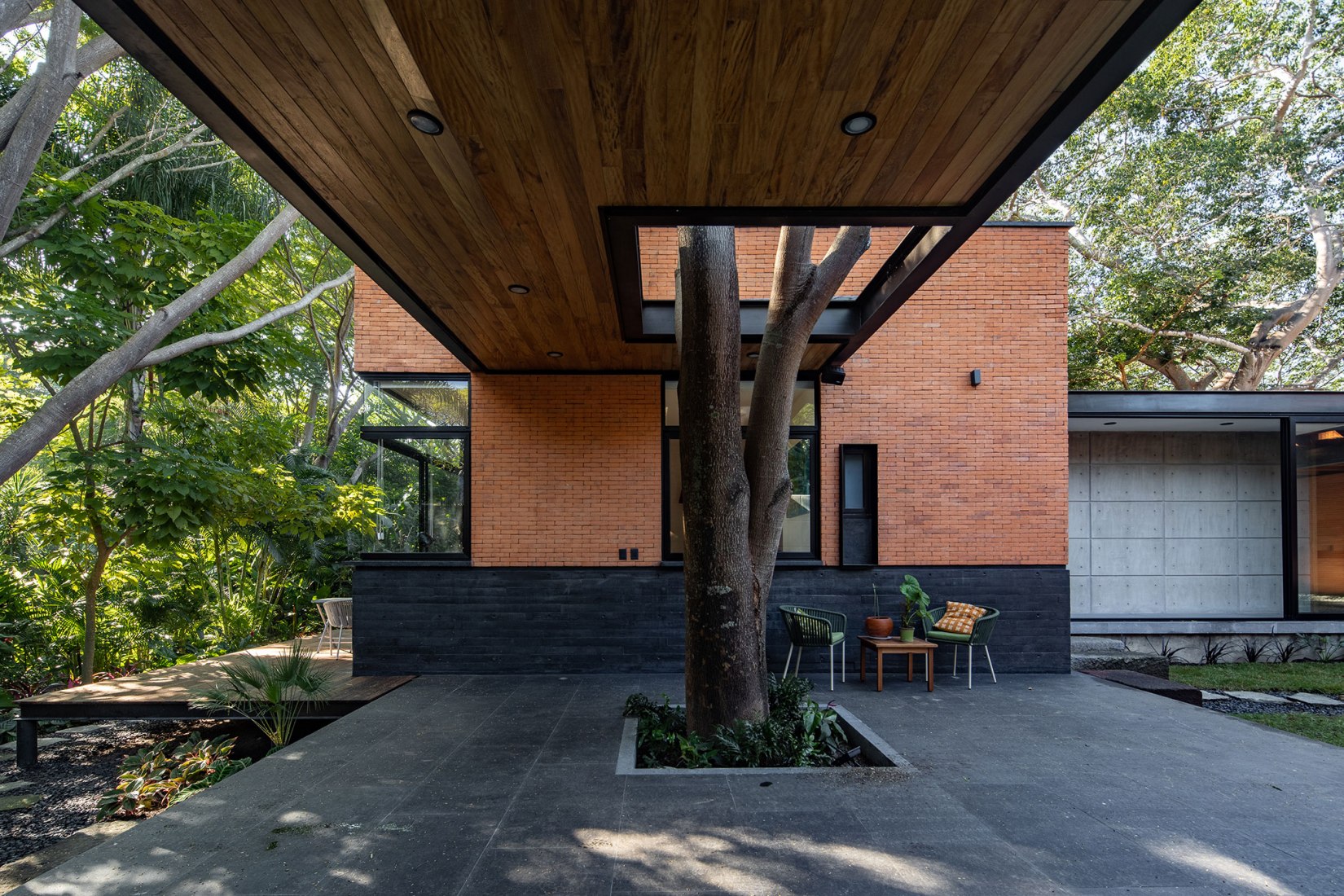 Keita house by Di Frenna Arquitectos.  Photography by Onnis Luque.