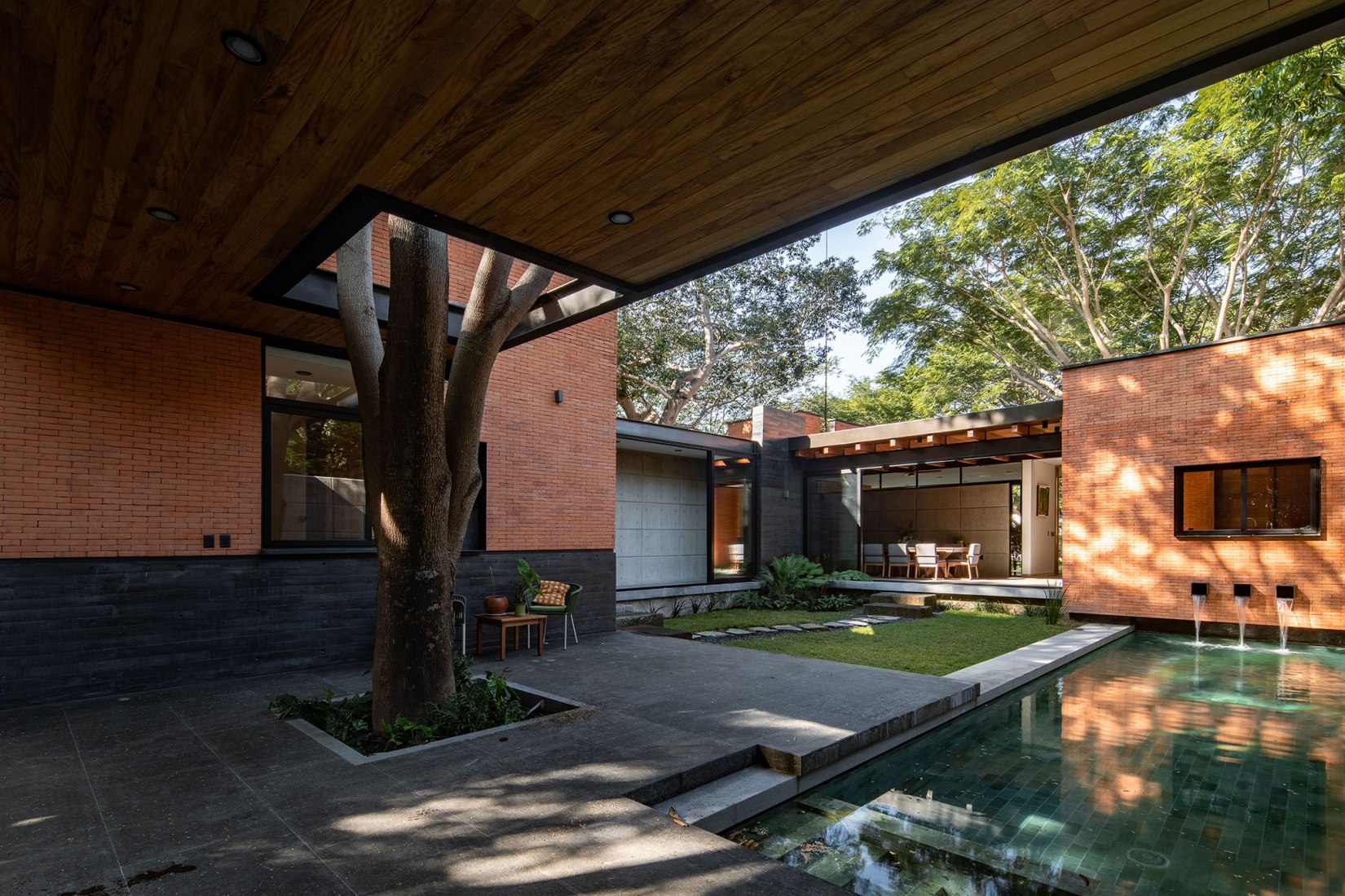 Keita house by Di Frenna Arquitectos.  Photography by Onnis Luque.