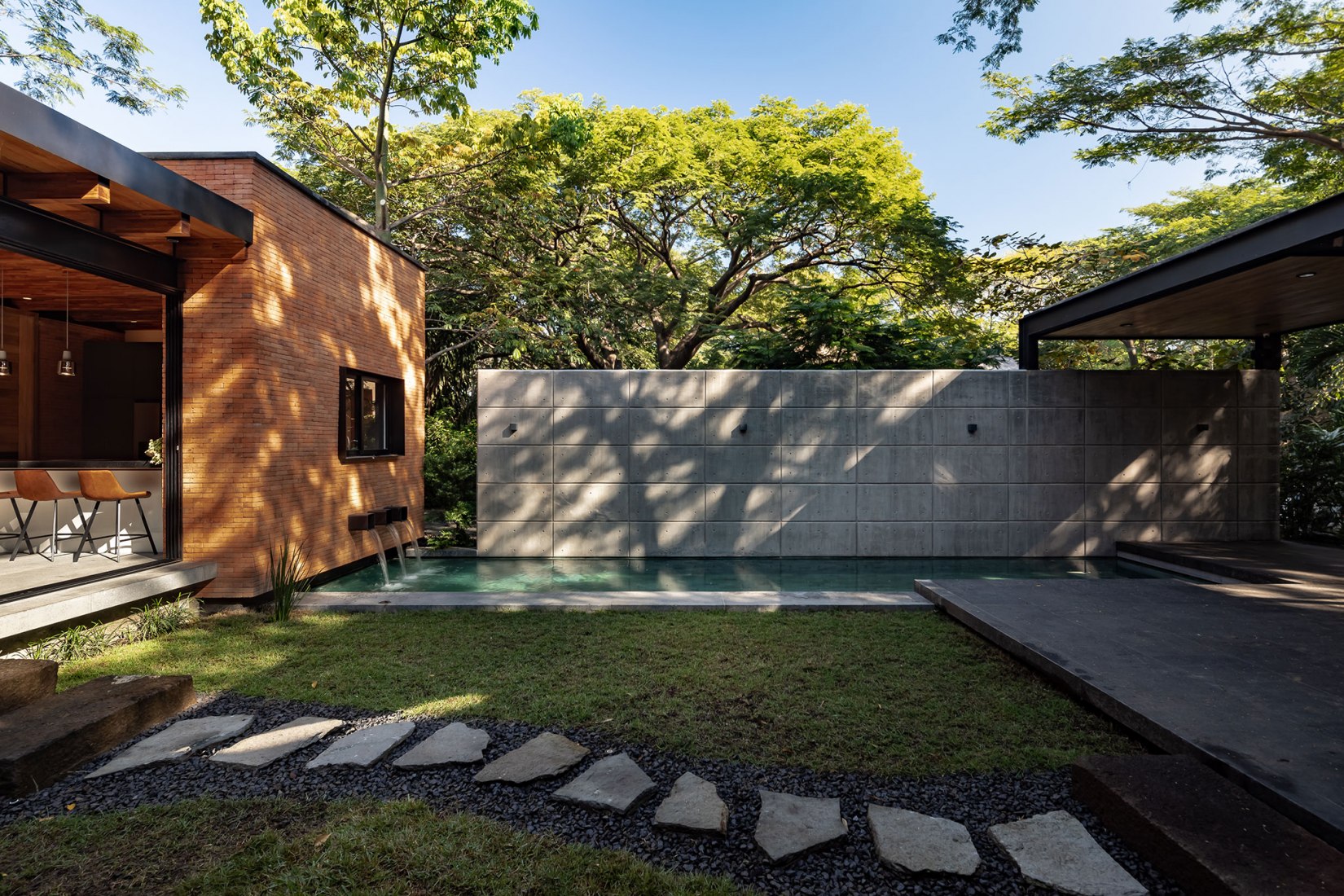 Keita house by Di Frenna Arquitectos.  Photography by Onnis Luque.