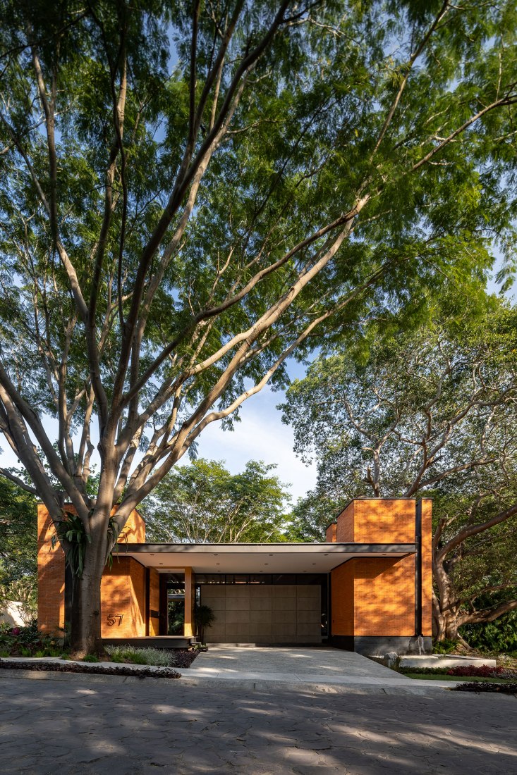 Keita house by Di Frenna Arquitectos.  Photography by Onnis Luque.
