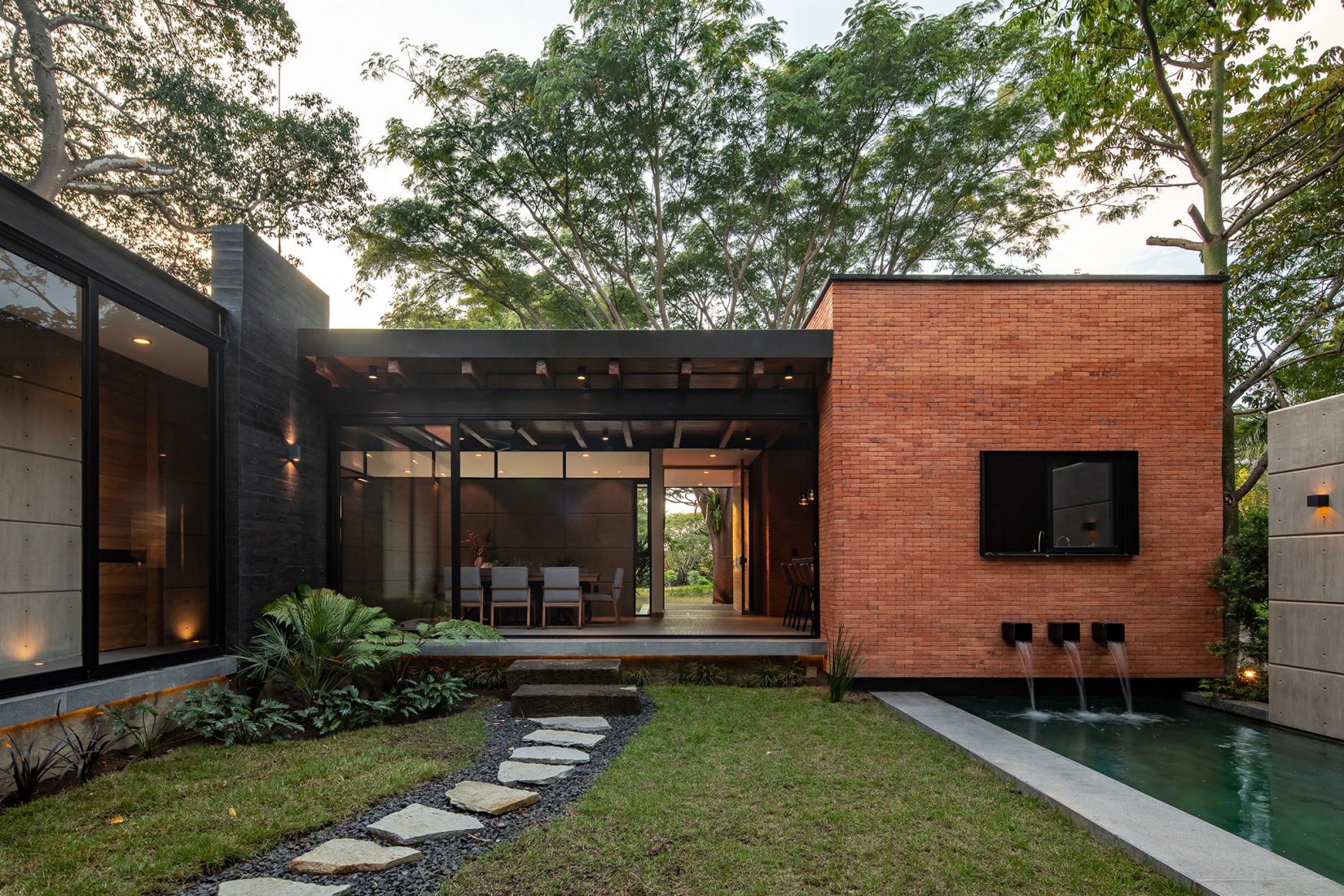 Keita house by Di Frenna Arquitectos.  Photography by Onnis Luque.