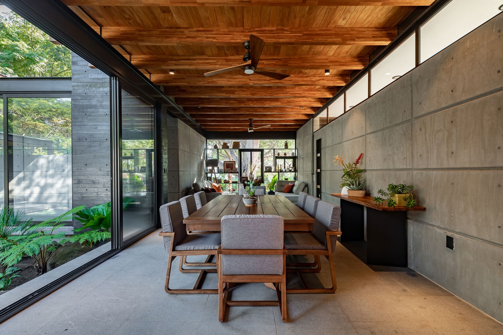 Keita house by Di Frenna Arquitectos.  Photography by Onnis Luque.
