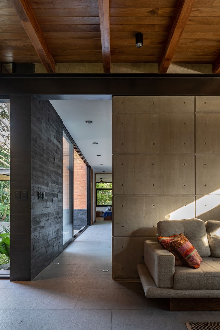 Keita house by Di Frenna Arquitectos.  Photography by Onnis Luque.