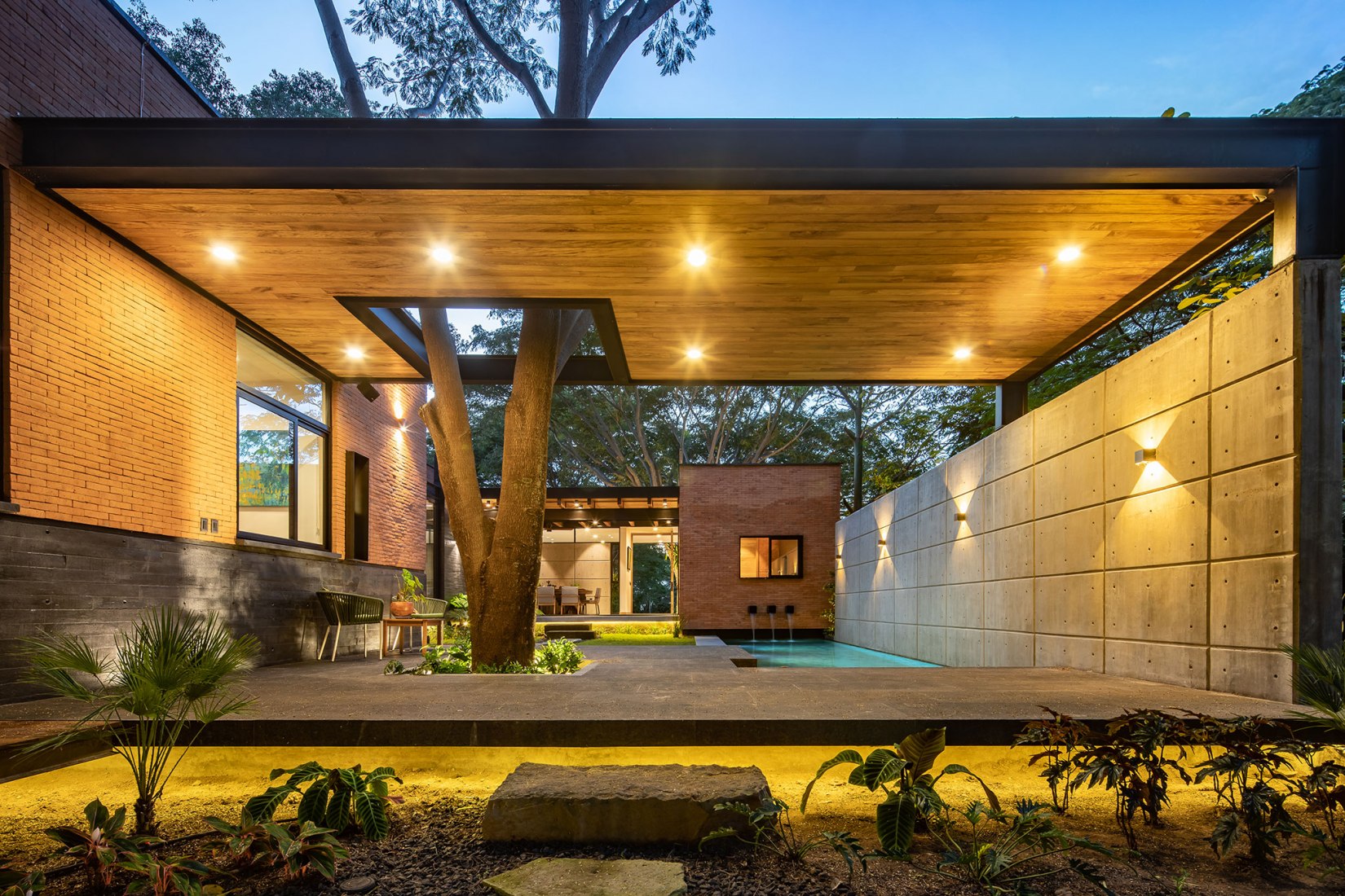 Keita house by Di Frenna Arquitectos.  Photography by Onnis Luque.