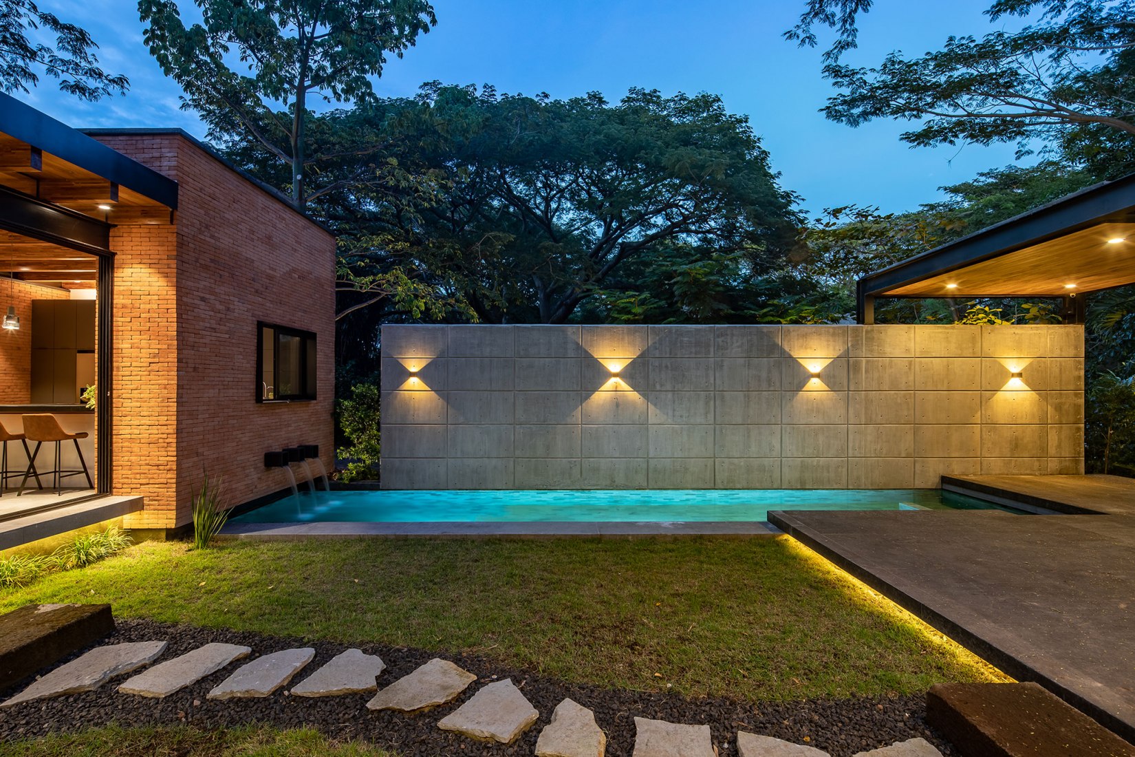 Keita house by Di Frenna Arquitectos.  Photography by Onnis Luque.