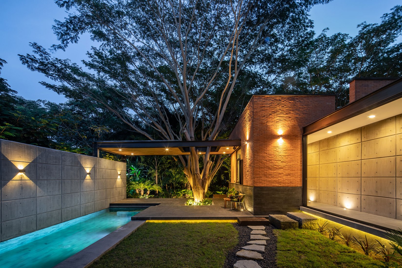 Keita house by Di Frenna Arquitectos.  Photography by Onnis Luque.