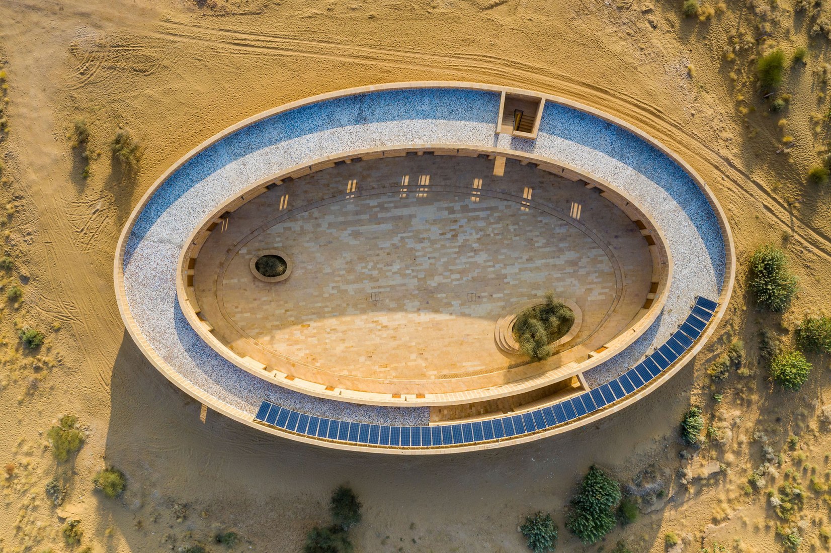 Escuela de niñas Rajkumari Ratnavati por Diana Kellogg Architects. Fotografía por Vinay Panjwani