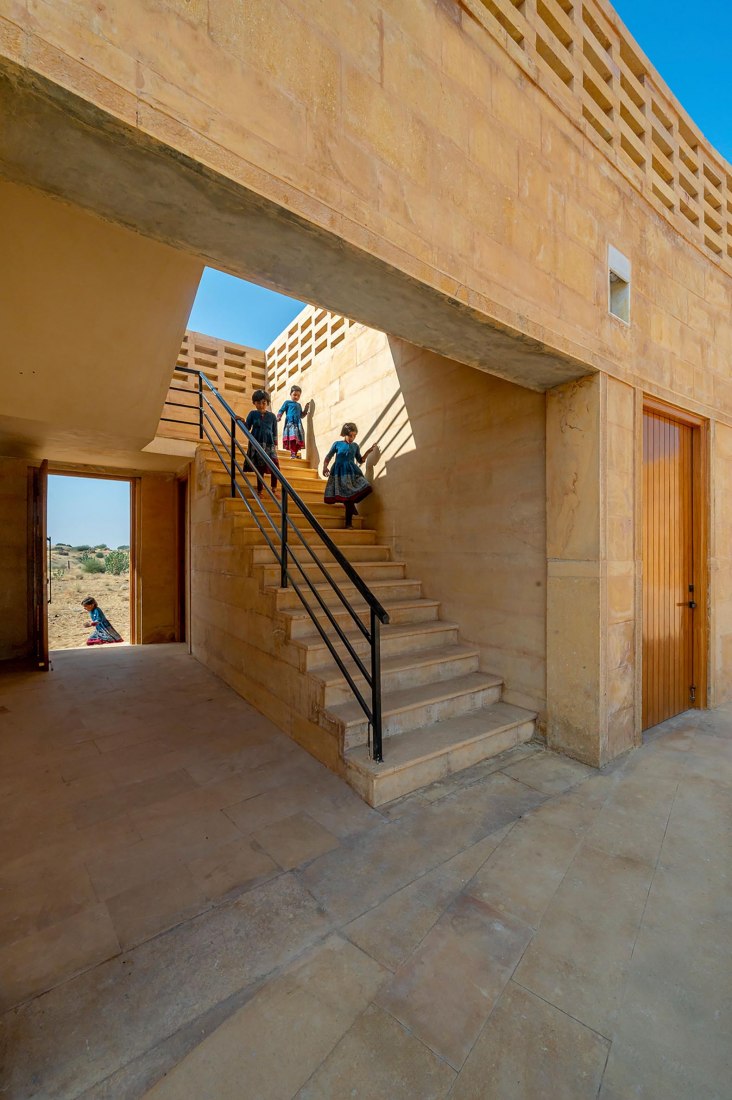 Escuela de niñas Rajkumari Ratnavati por Diana Kellogg Architects. Fotografía por Vinay Panjwani