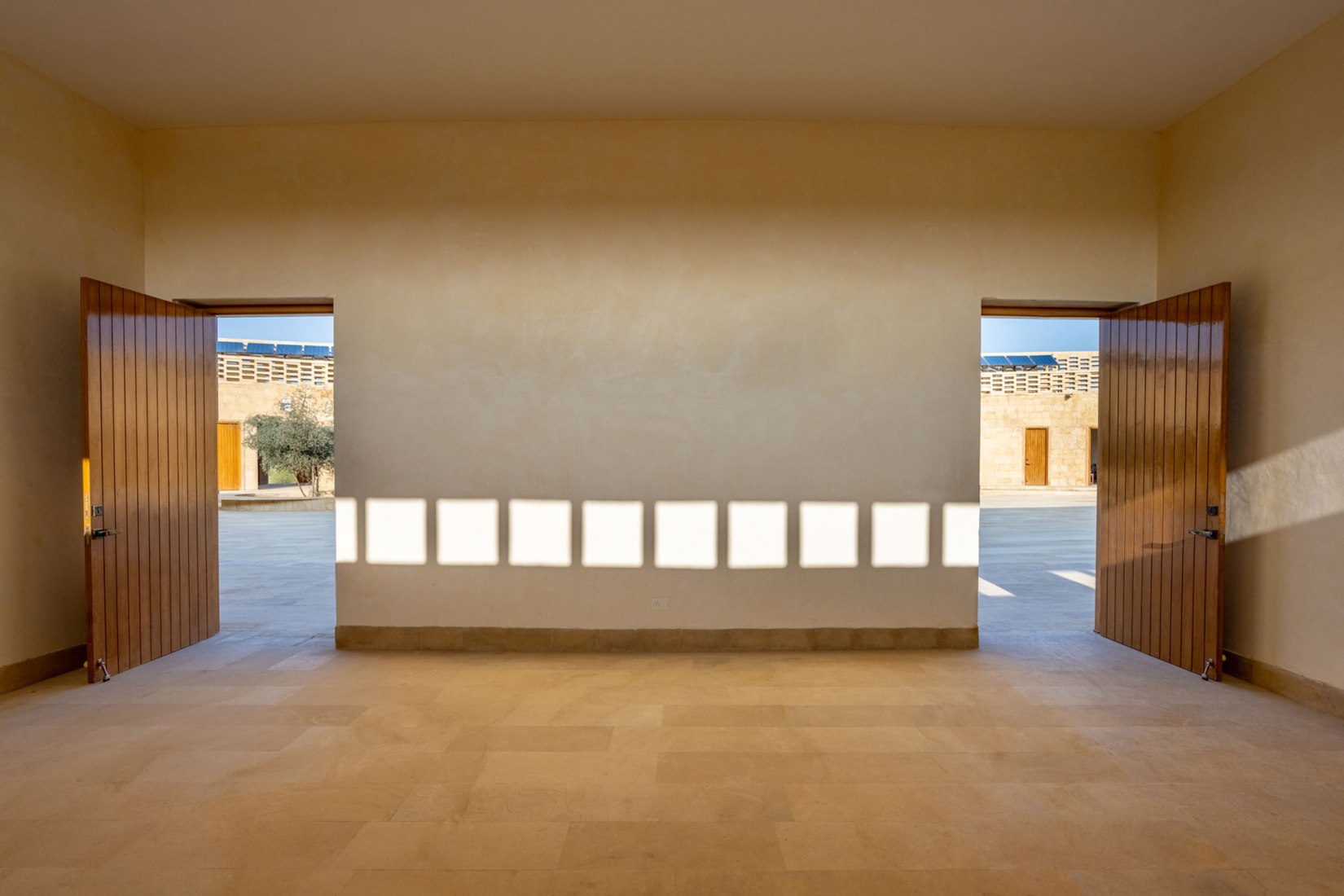 Escuela de niñas Rajkumari Ratnavati por Diana Kellogg Architects. Fotografía por Vinay Panjwani