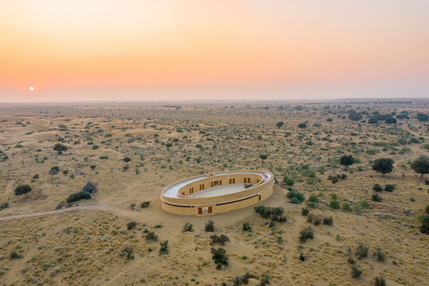 Escuela de niñas Rajkumari Ratnavati por Diana Kellogg Architects. Fotografía por Vinay Panjwani