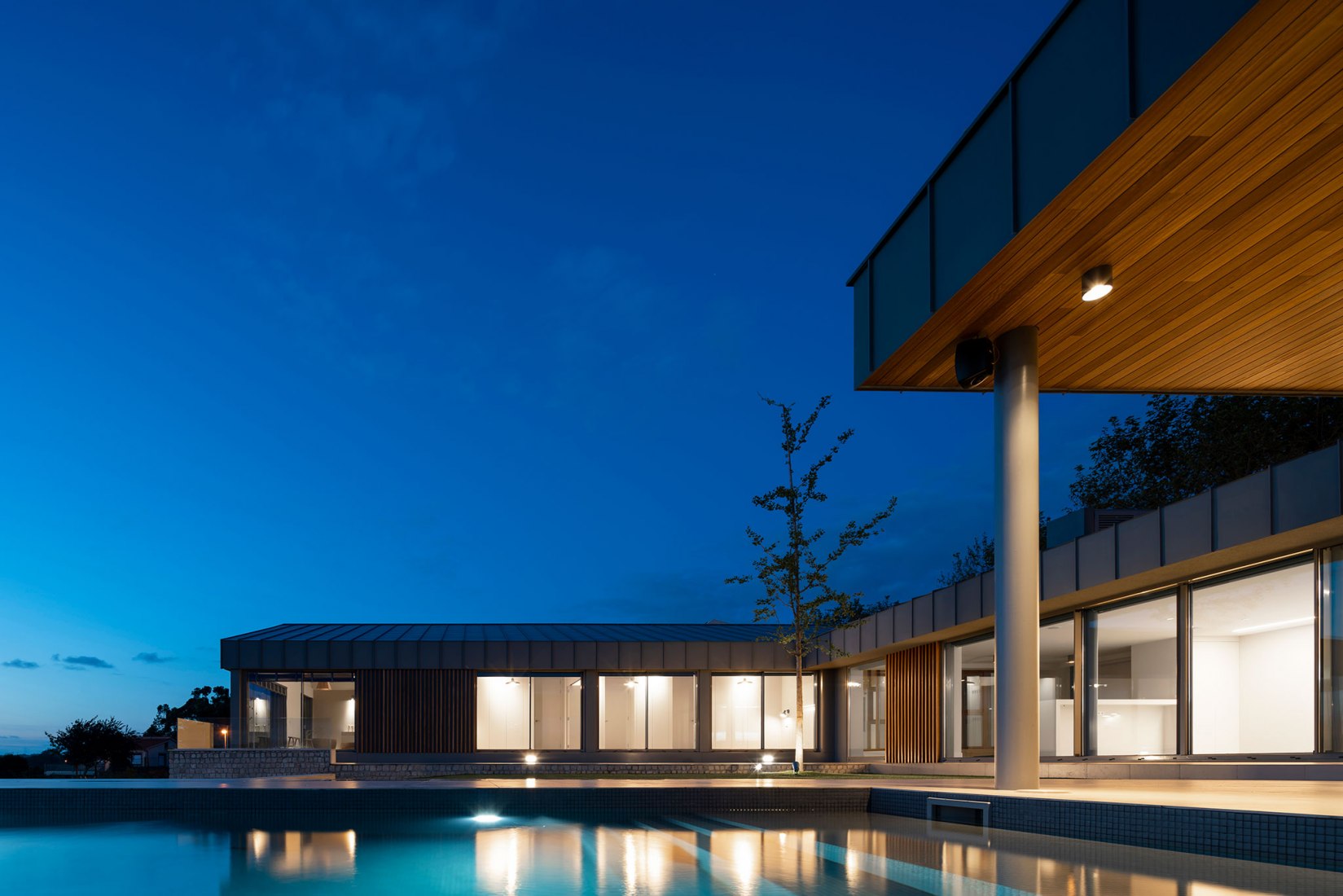 Family house AG by Díaz y Díaz Arquitectos. Photograph by Wifre Melendrez
