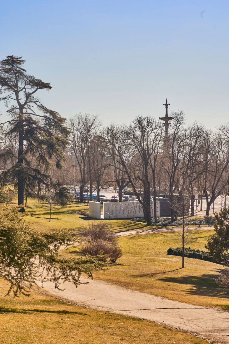 Memorial to the victims of the Yak-42 by Diego Manuel Novo Menéndez. Photograph by Javier Bravo.