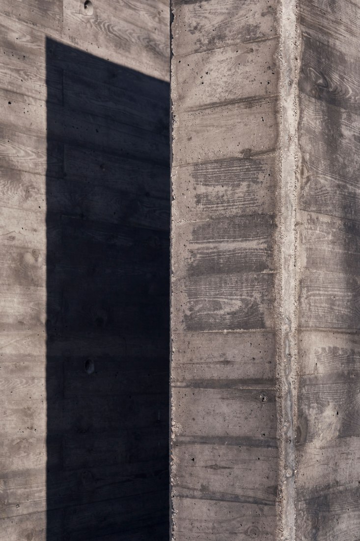 Memorial to the victims of the Yak-42 by Diego Manuel Novo Menéndez. Photograph by Javier Bravo.