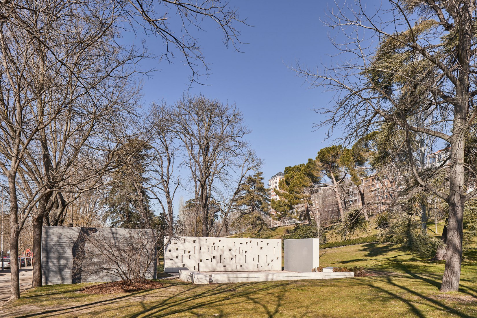 Memorial to the victims of the Yak-42 by Diego Manuel Novo Menéndez. Photograph by Javier Bravo.