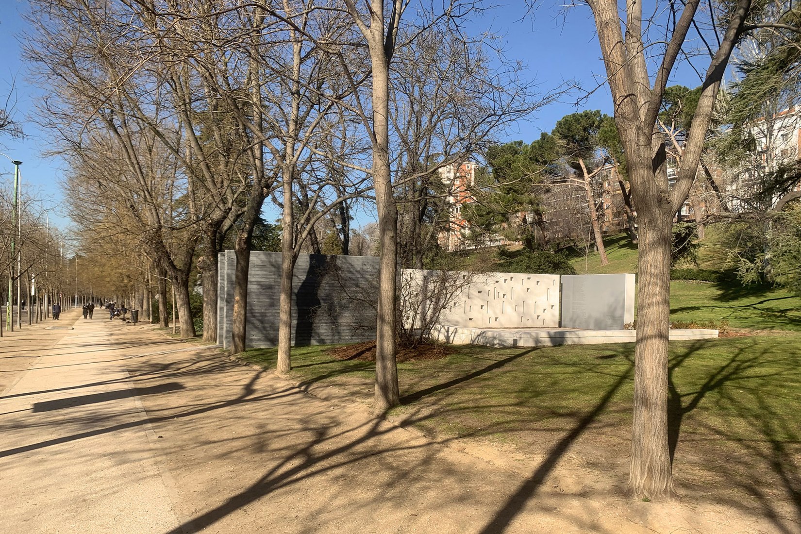 Memorial to the victims of the Yak-42 by Diego Manuel Novo Menéndez. Photograph by Diego Manuel Novo Menéndez.