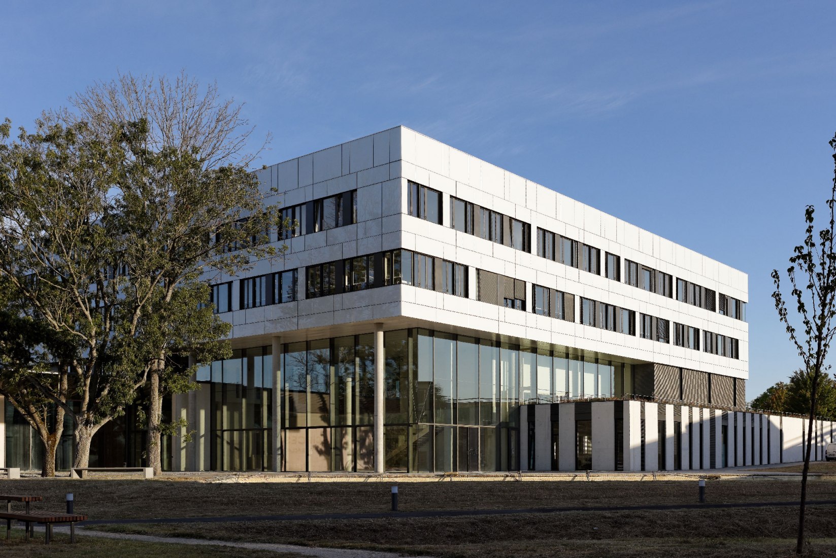 Instituto de Neurociencia por Dietmar Feichtinger Architectes