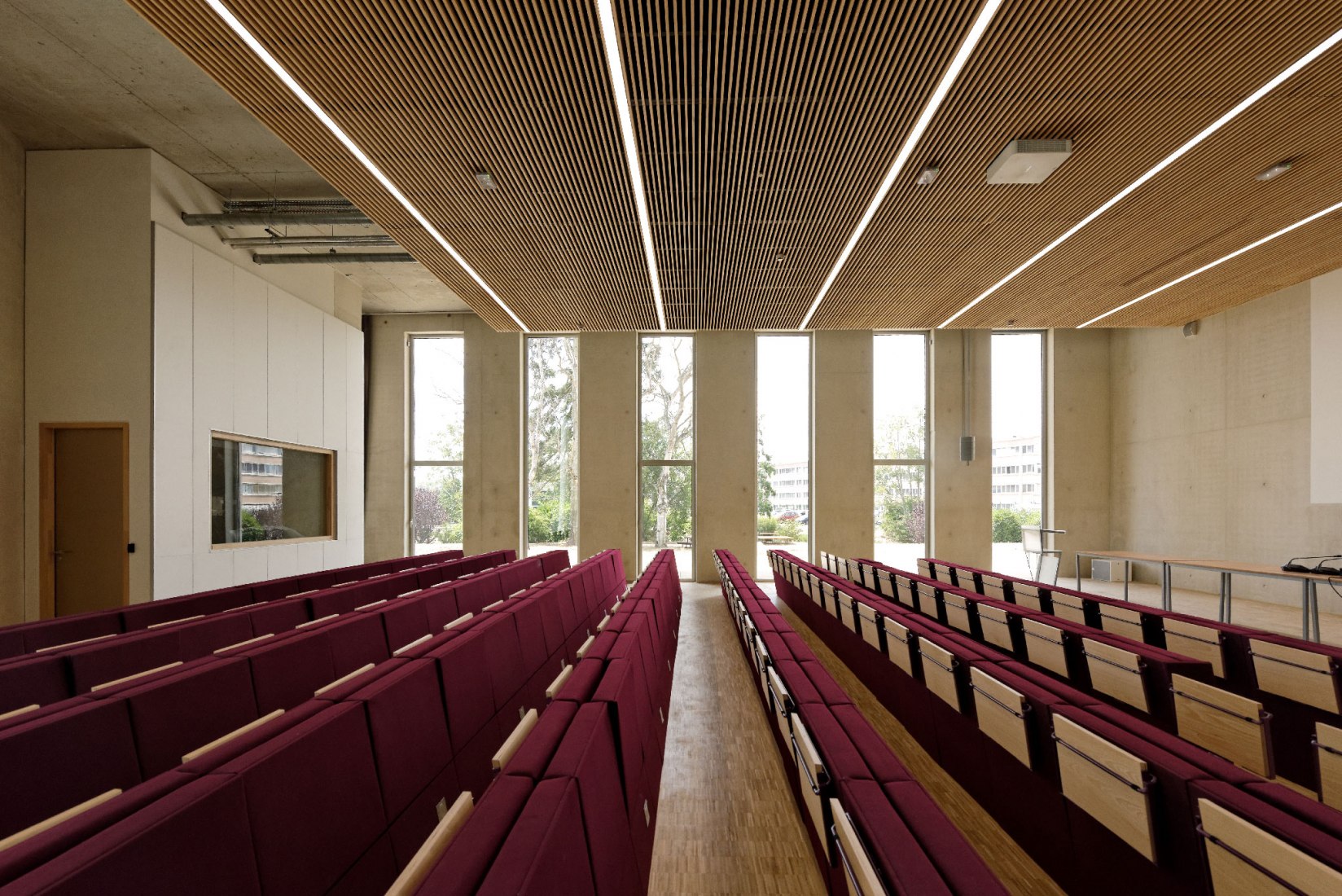 Auditorio. Instituto de Neurociencia por Dietmar Feichtinger Architectes