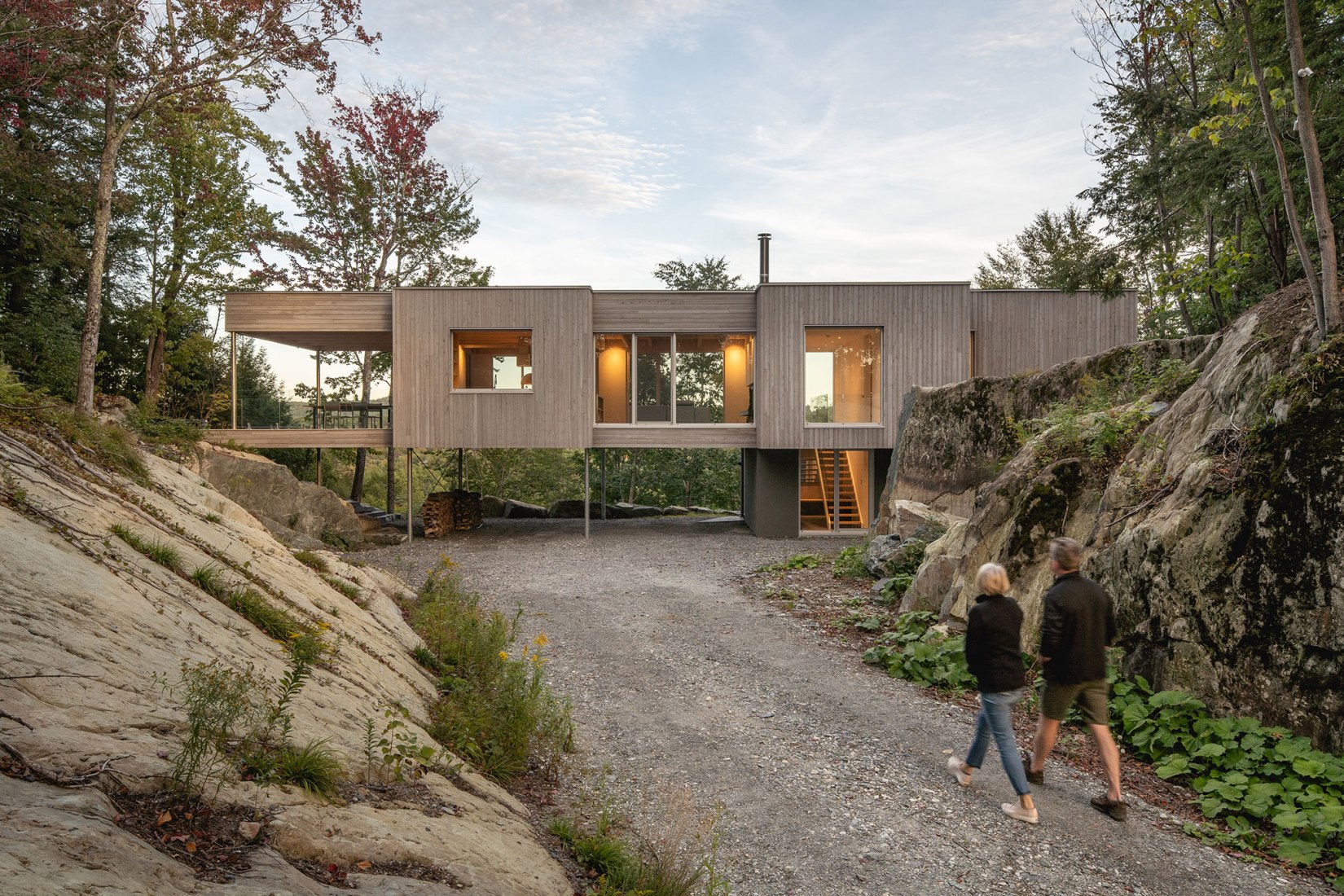 Vivir en una nueva realidad. Casa del bosque I por Natalie Dionne
