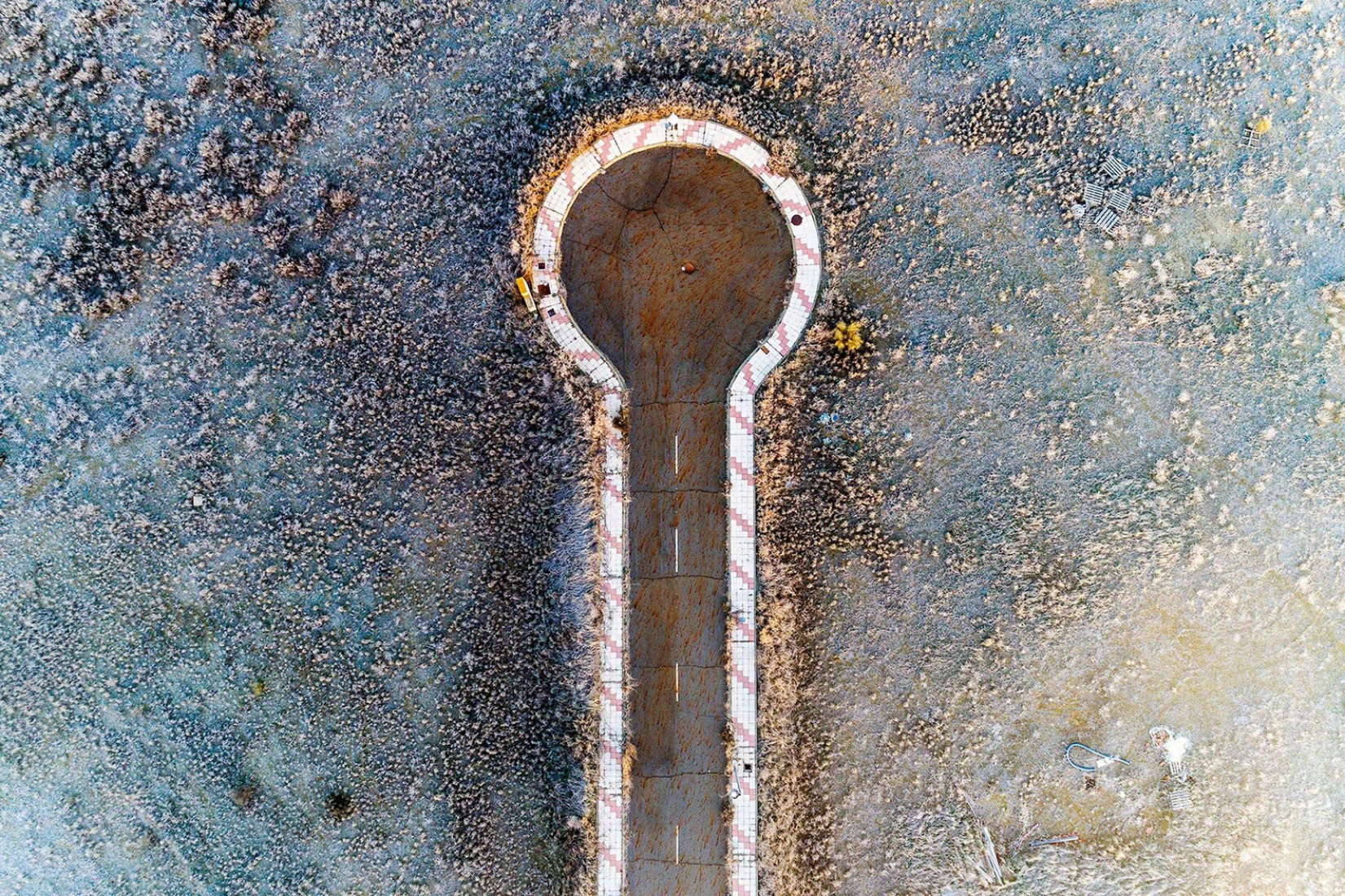 Sand Castles (part II). Ganadores del Premio de Fotografía DJI. Casas abandonadas de España y Salinas europeas. Fotografía © Markel Redondo