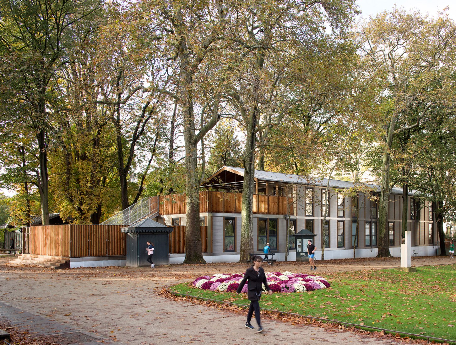 Wooden nursery in Luxembourg Gardens by Djuric Tardio Architectes. Photograph by Clément Guillaume