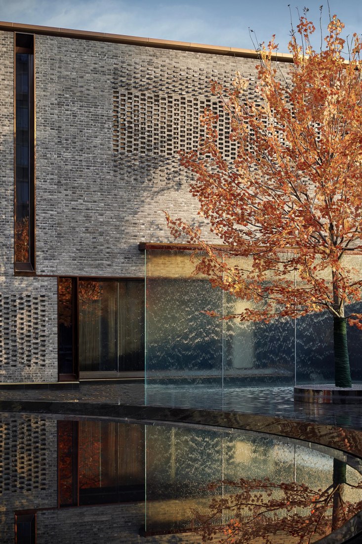 JinLin Royal Park by Do Design Group. Photograph by Zeng jianghe