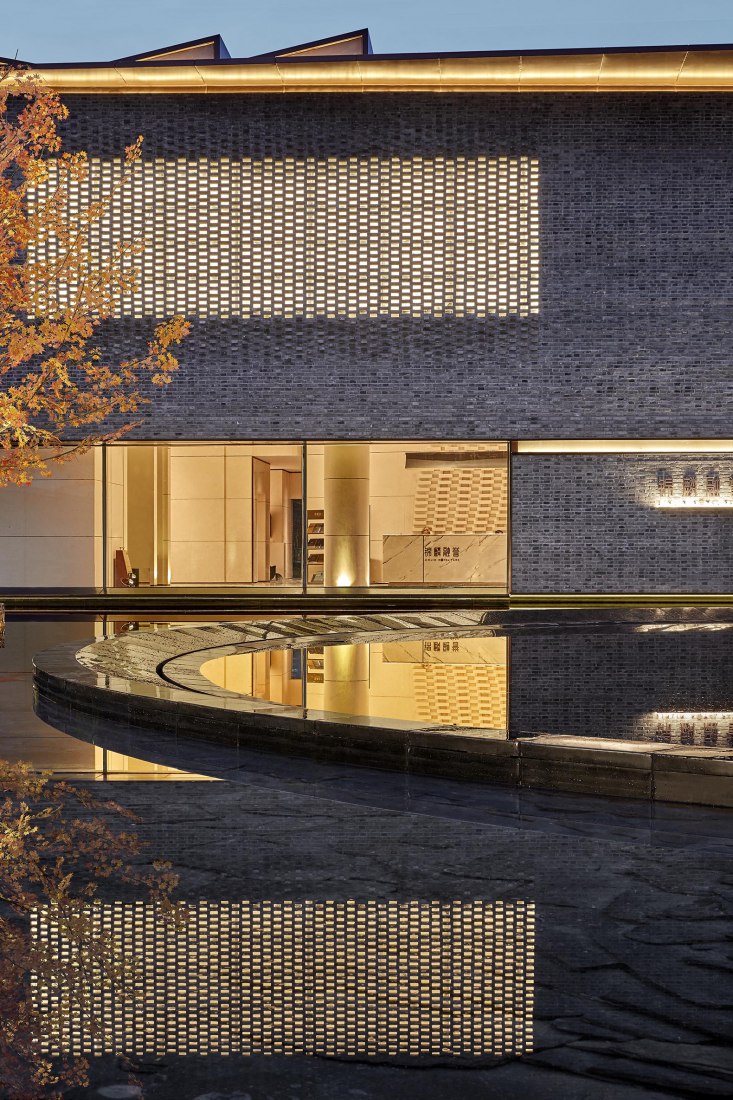 JinLin Royal Park by Do Design Group. Photograph by Zeng jianghe