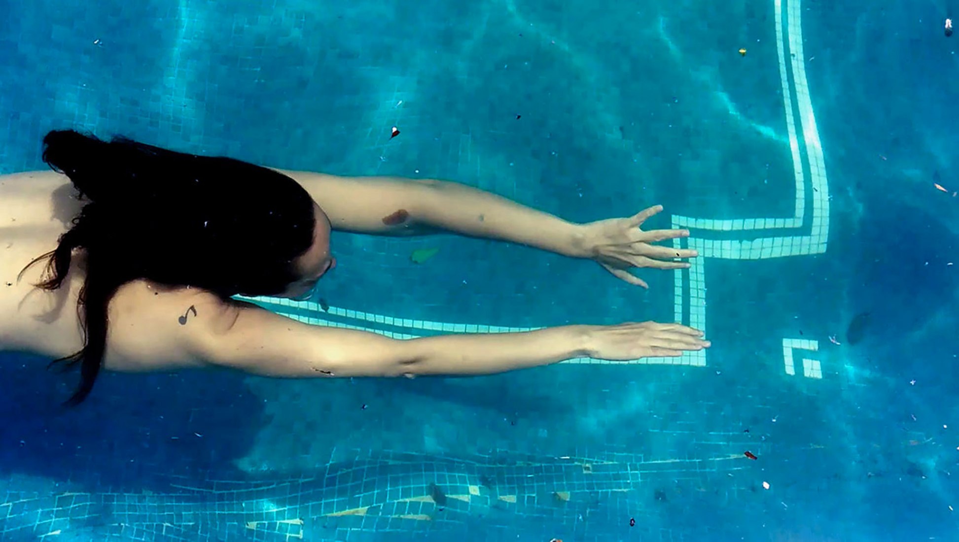 La extraña—Notas sobre el (auto) exilio (The Stranger: Notes on [Self] Exile). 2018. Argentina. Directed by Javier Olivera. Courtesy the filmmaker