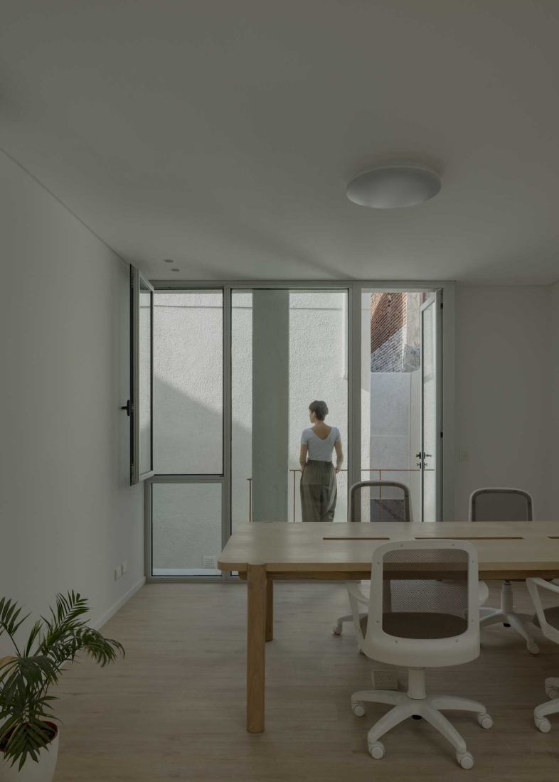 Espacio B by Dodds Estudio. Photograph by Federico Cairoli.