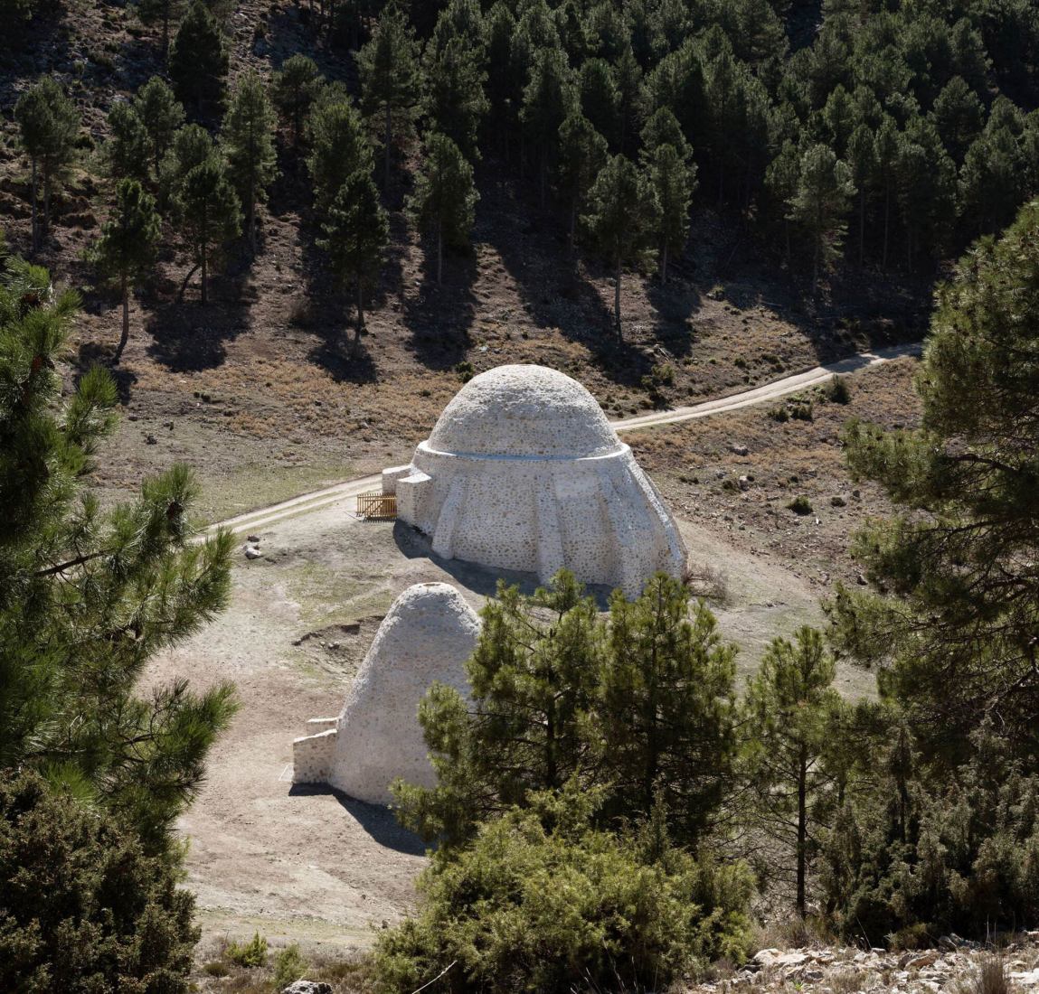Restoration of two snow wells in Sierra Espuña by Ecoproyecta. Photography by David Frutos.