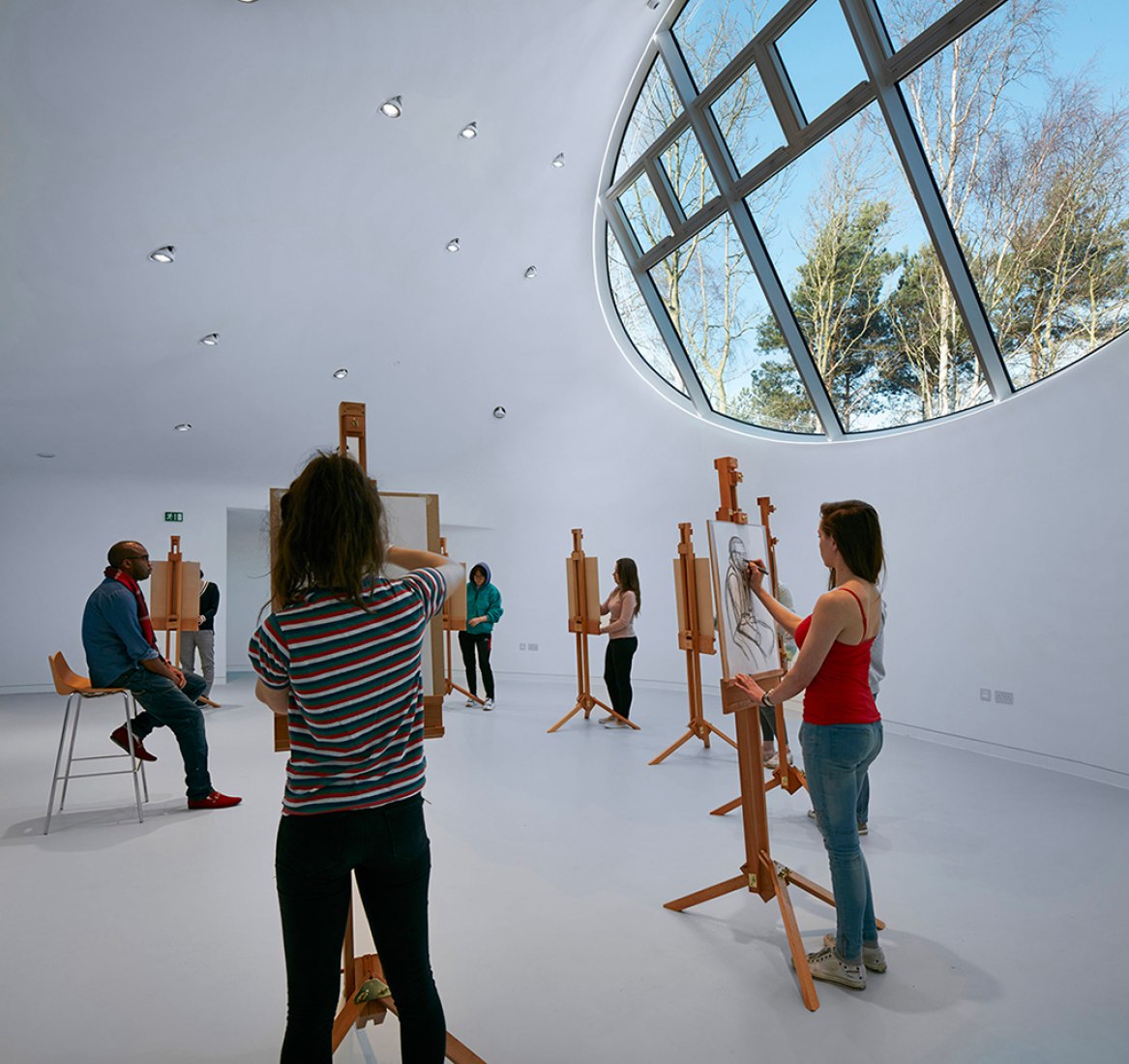 Vista interior del taller-estudio. Drawing Studio en UAB por CRAB Studio.
