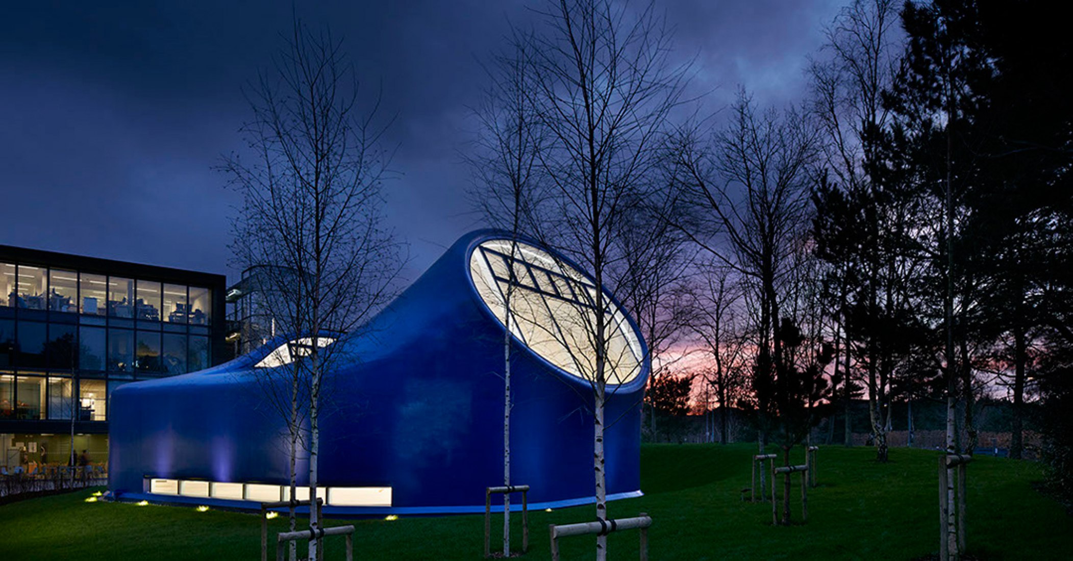 Vista nocturna. Drawing Studio en UAB por CRAB Studio.