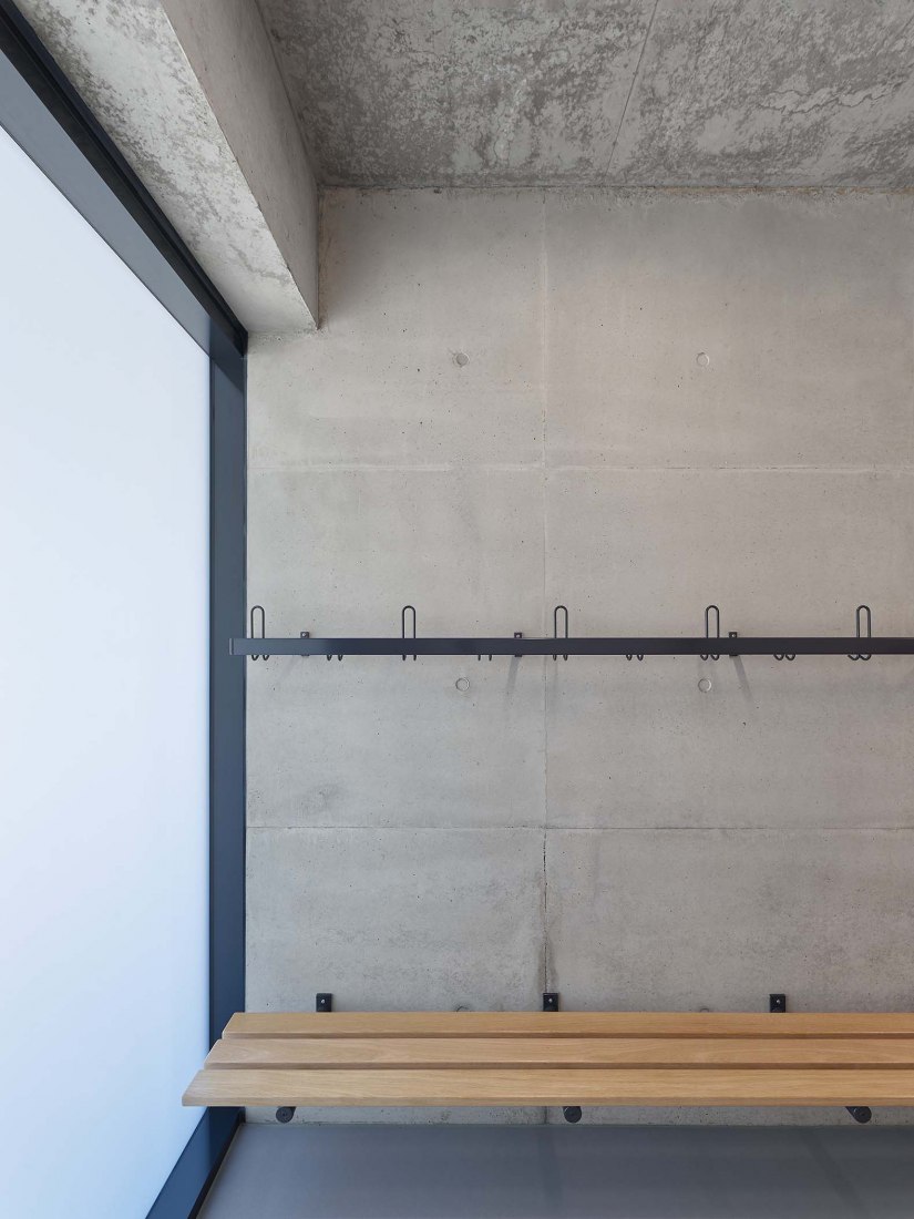 Pabellón de deportes con triple campo por DREI ARCHITEKTEN. Fotografía por Zooey Braun